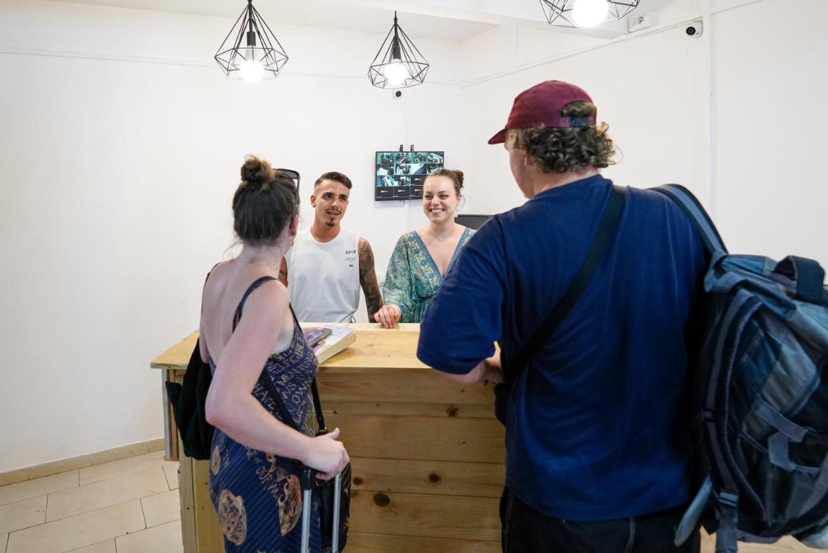 Naples Experience Hostel - Age Limit 18-28