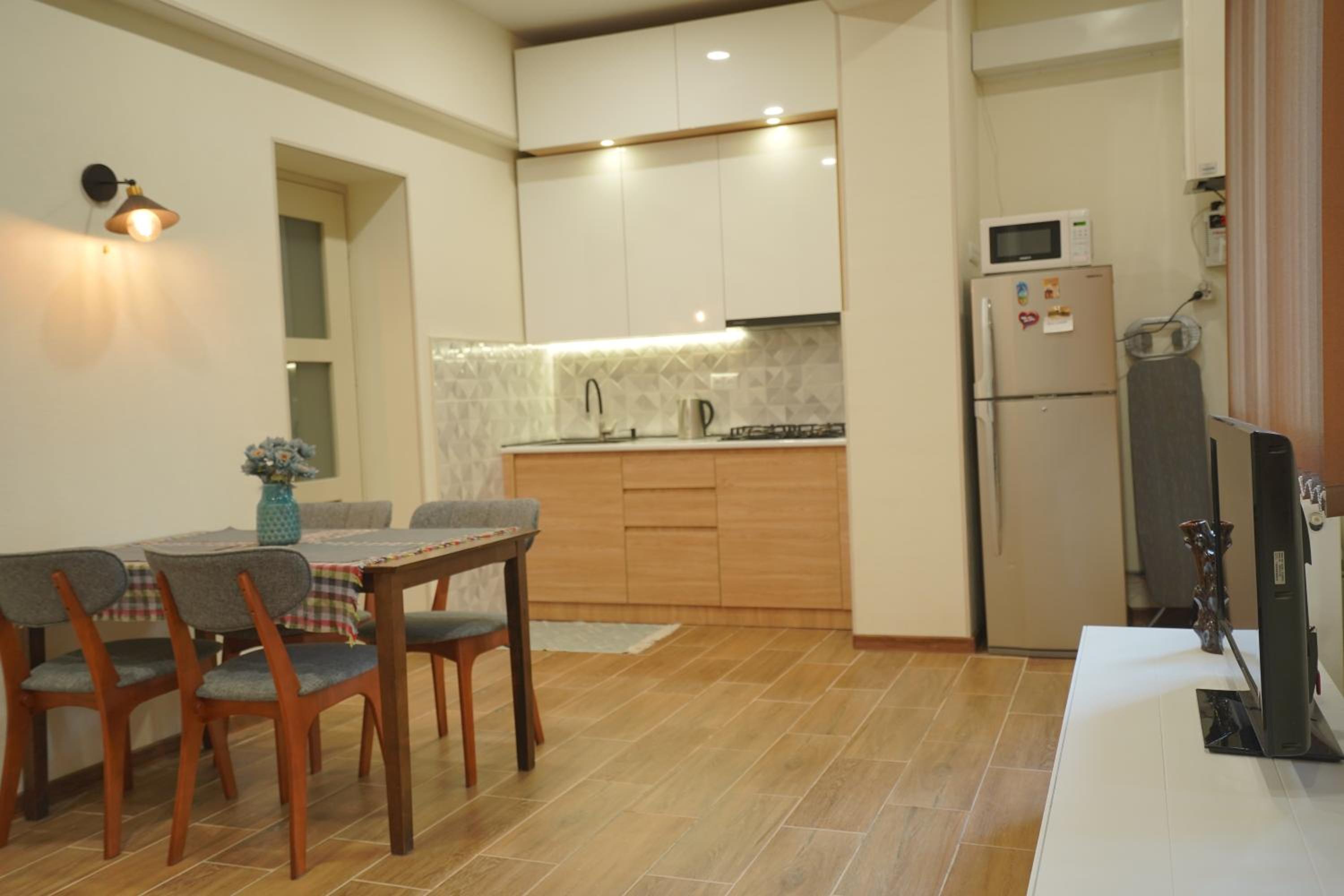 New Apartment Near Holiday Inn