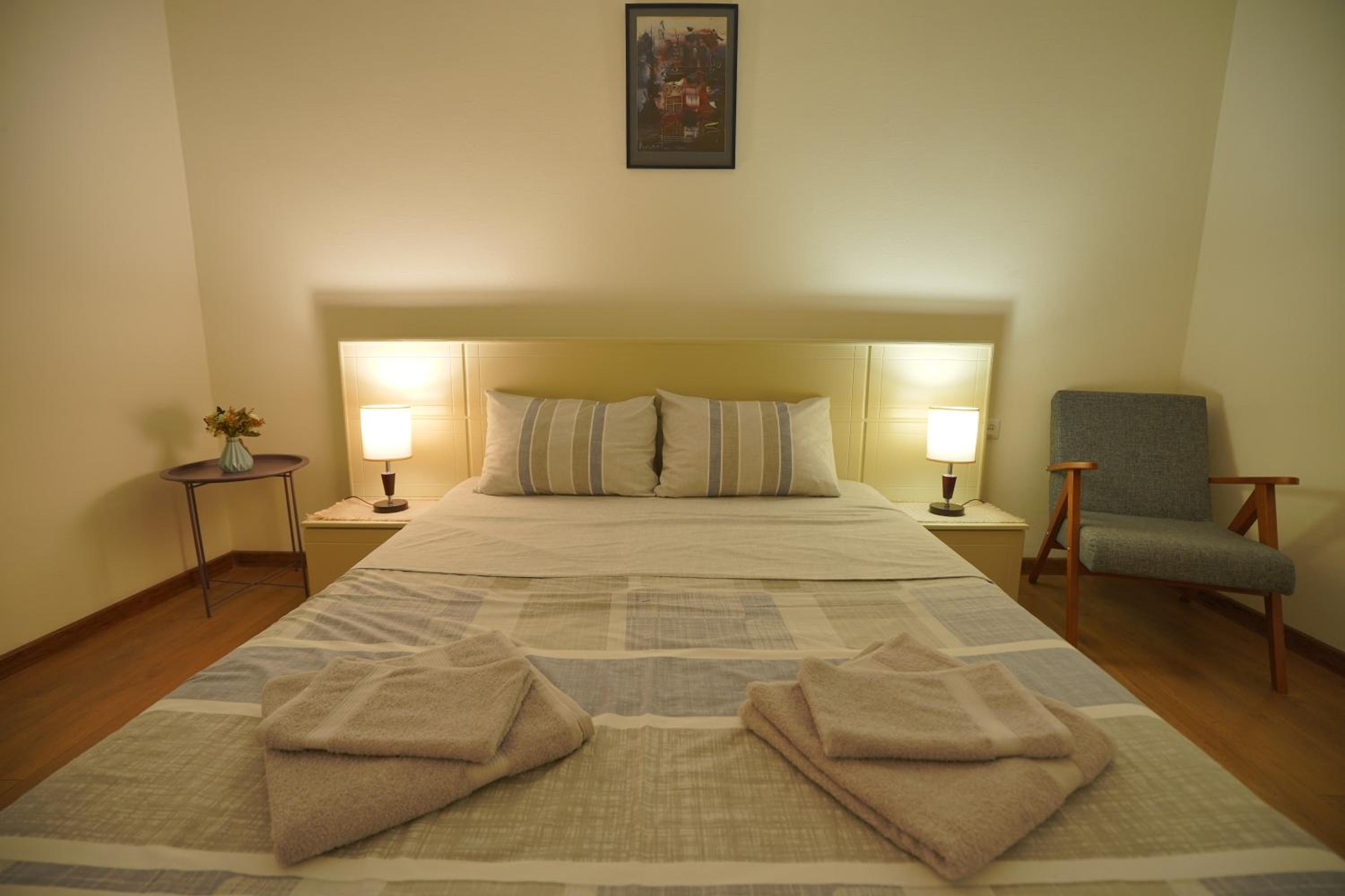 New Apartment Near Holiday Inn