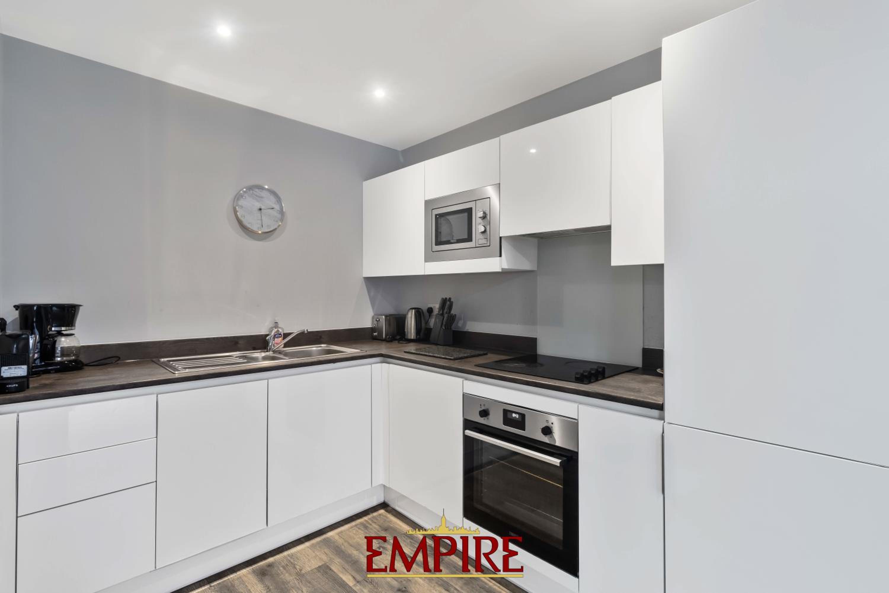 1 Bedroom Birmingham City Centre Apartment view 4