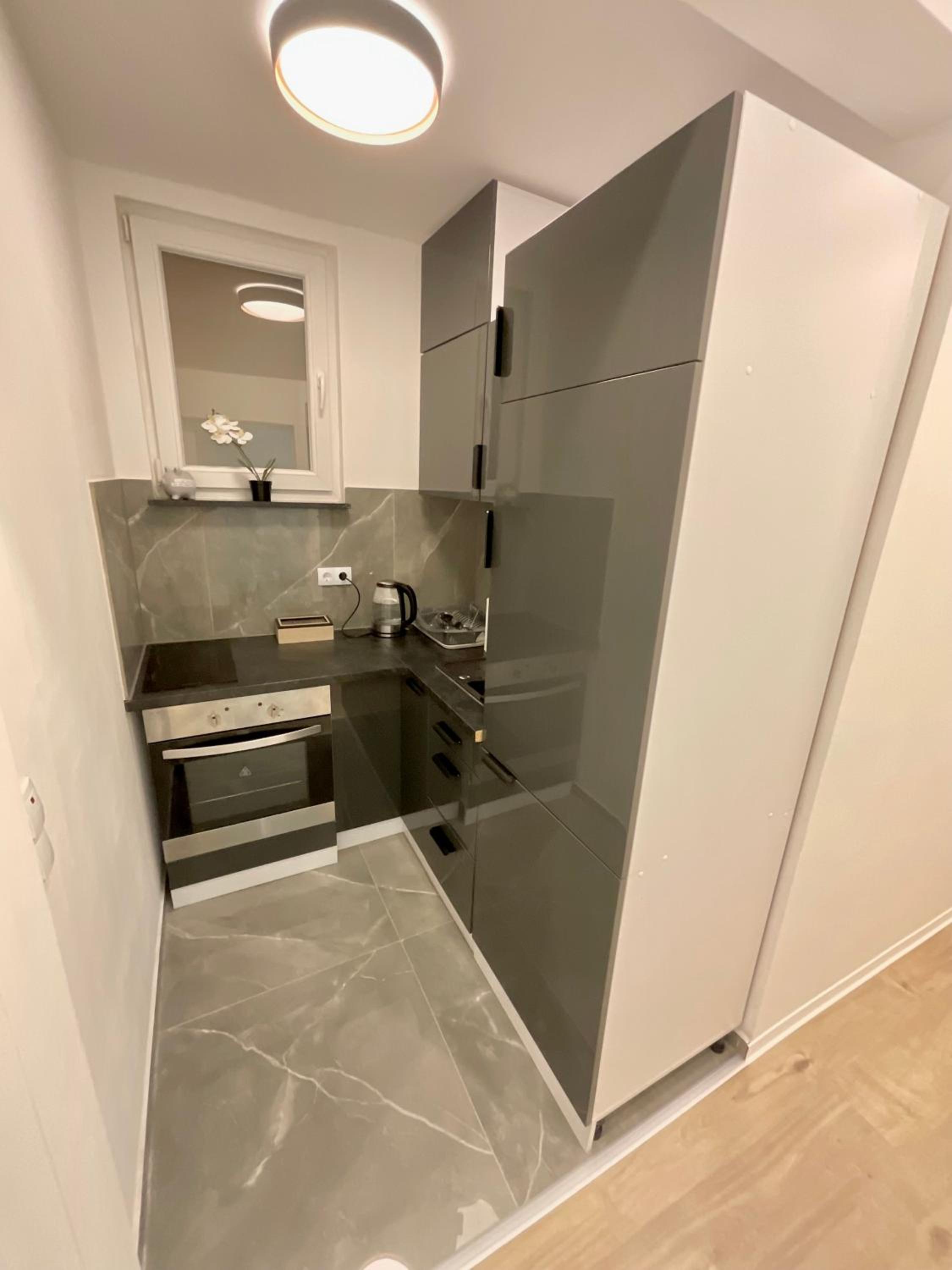 Best Central Apartment - am Marktplatz - Up to 5 - Next to Frankfurt and Hanau - Coffee and Snacks - Netflix, Prime, Disney