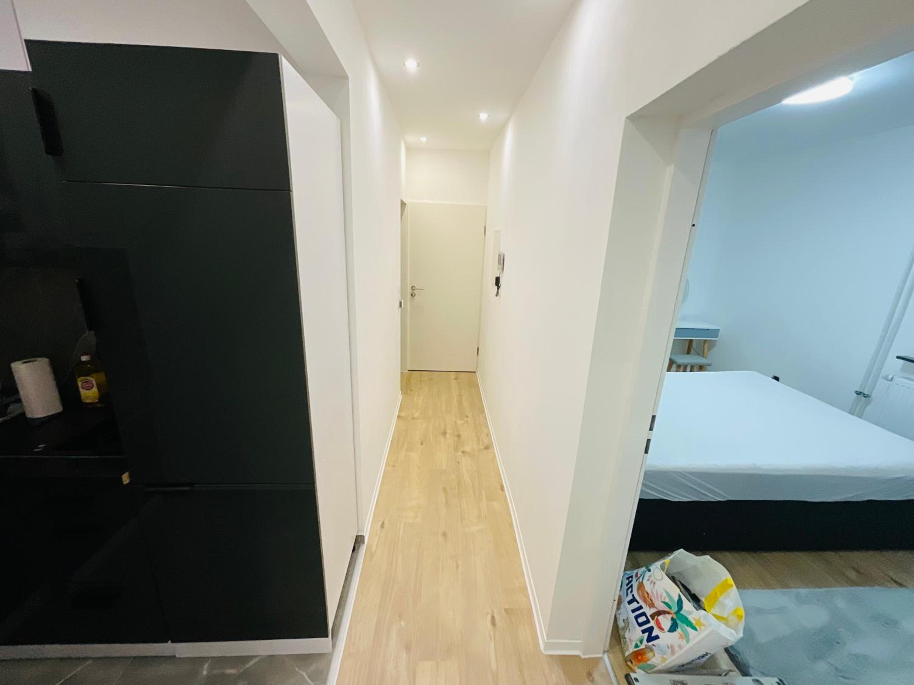 Best Central Apartment - am Marktplatz - Up to 5 - Next to Frankfurt and Hanau - Coffee and Snacks - Netflix, Prime, Disney