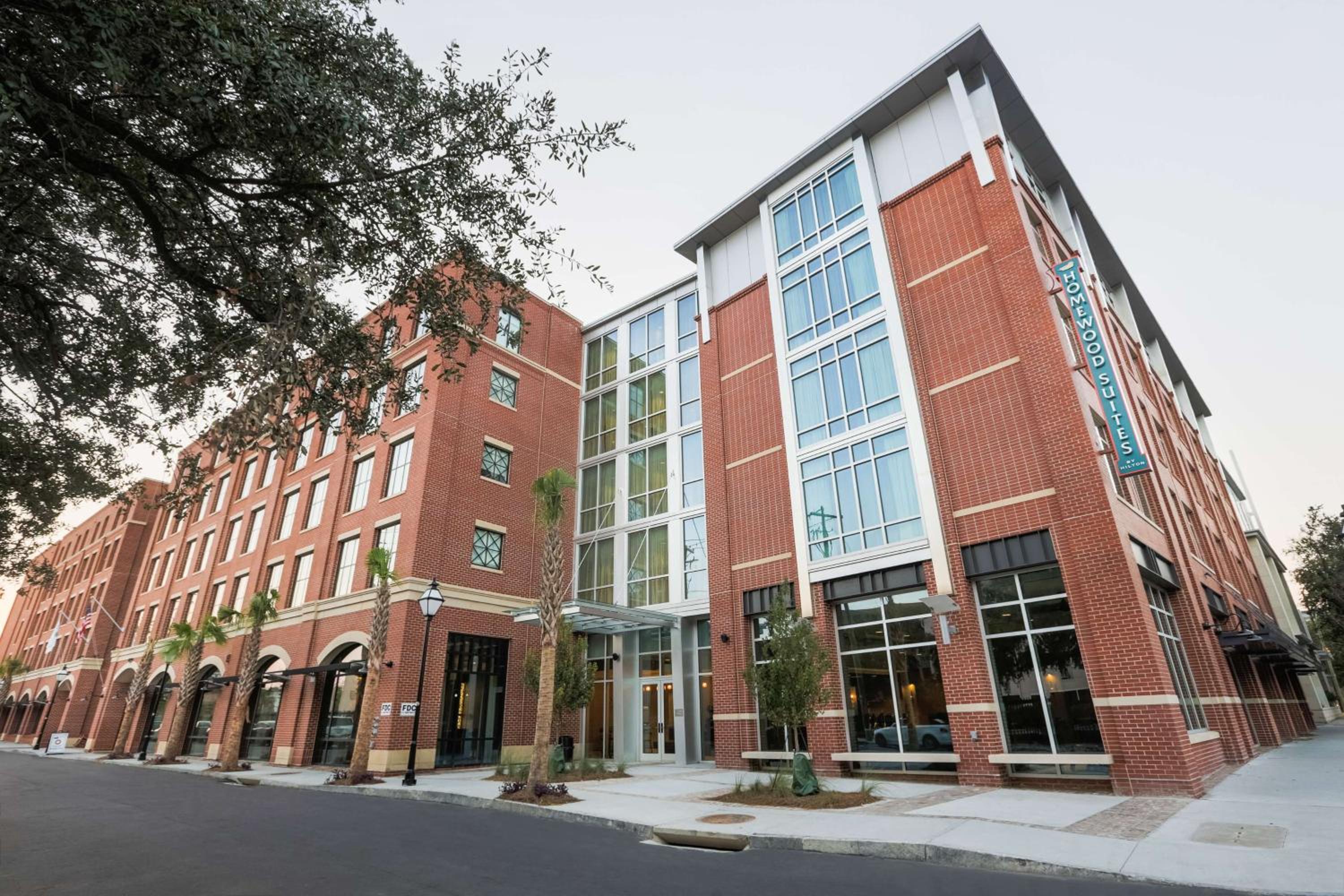 Hotel Homewood Suites By Hilton Charleston Historic District - Image 1