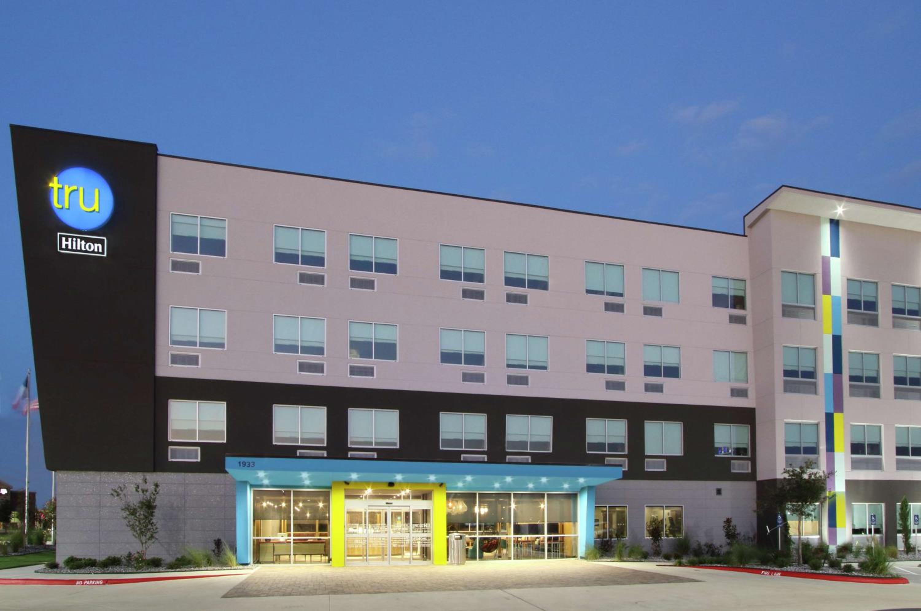 Hotel Tru by Hilton Bryan College Station - Image 1