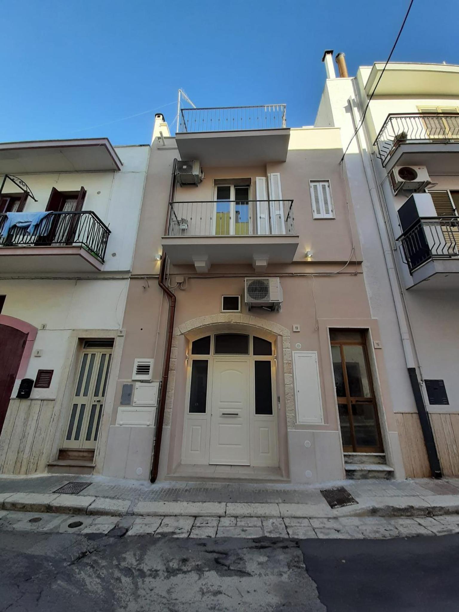 CenVi House photo 1