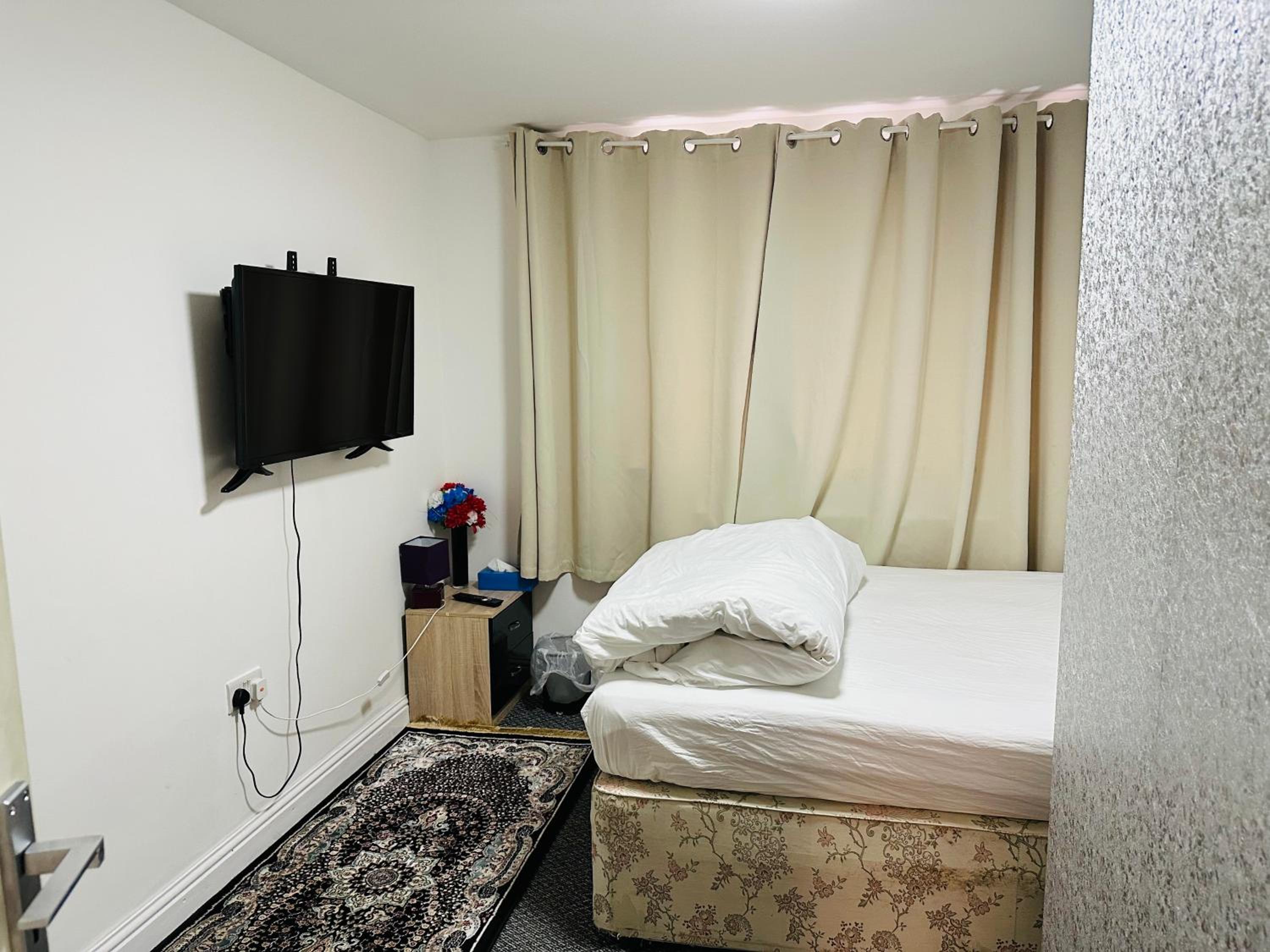 Bolton Vacations - UNIQUE PRIVATE ROOMS - Property Image 6