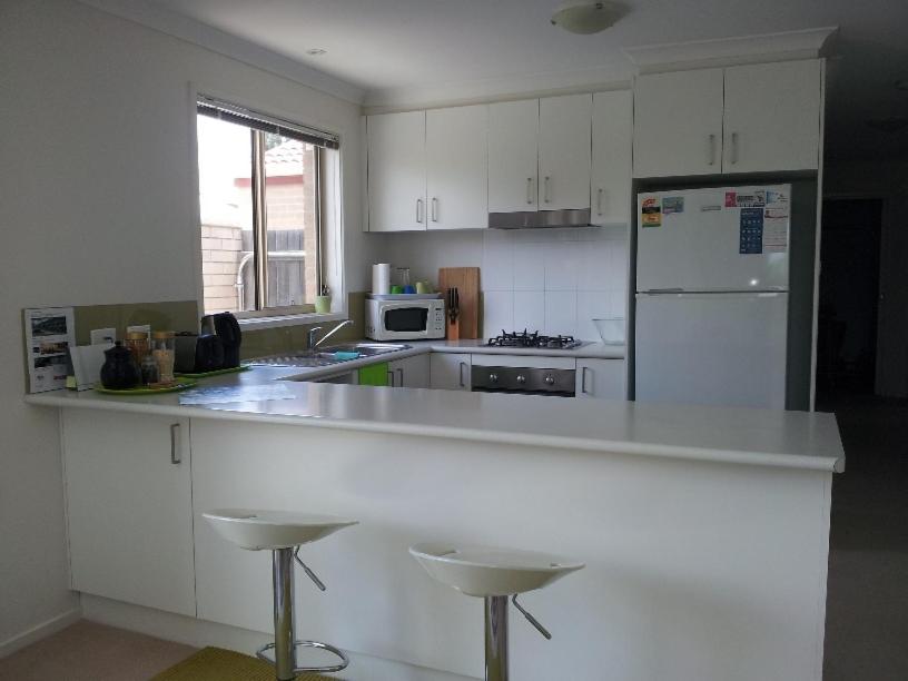 Entire 2BR sunny house @Franklin, Canberra