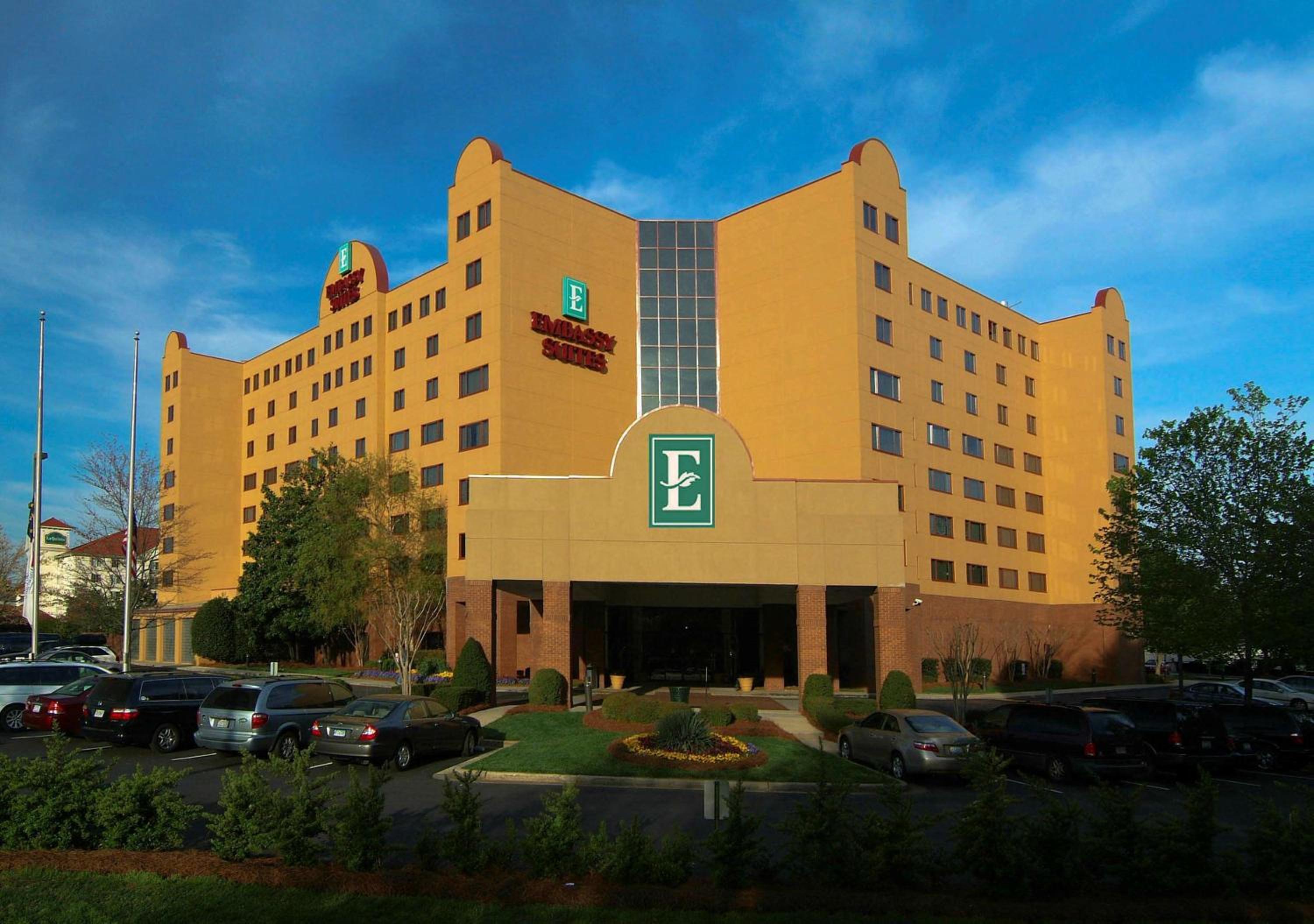 Hotel Embassy Suites Charlotte - Image 1