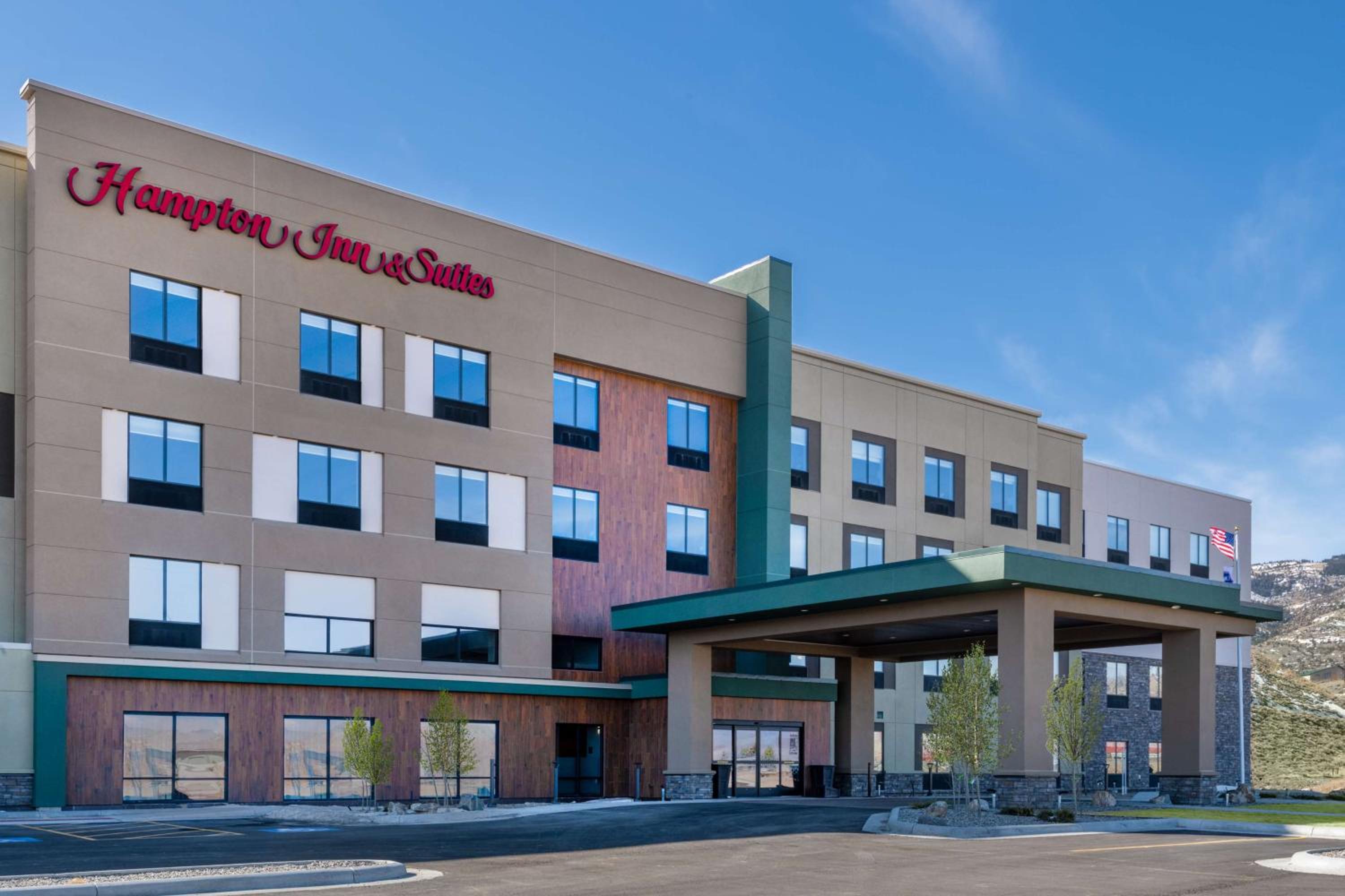 Cody Vacations - Hampton Inn  Suites Cody, Wy - Property Image 1