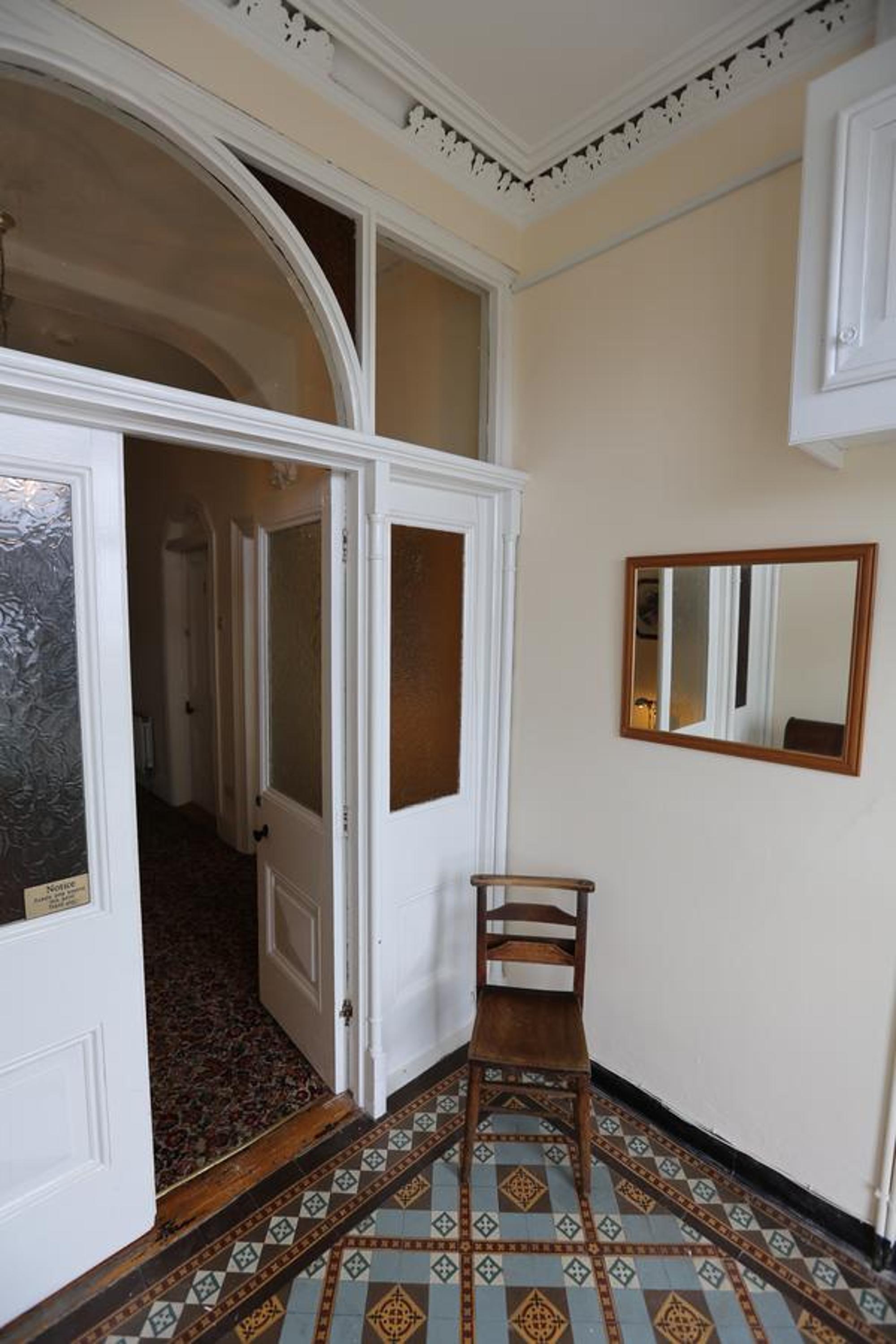 Rolling Wave Guesthouse