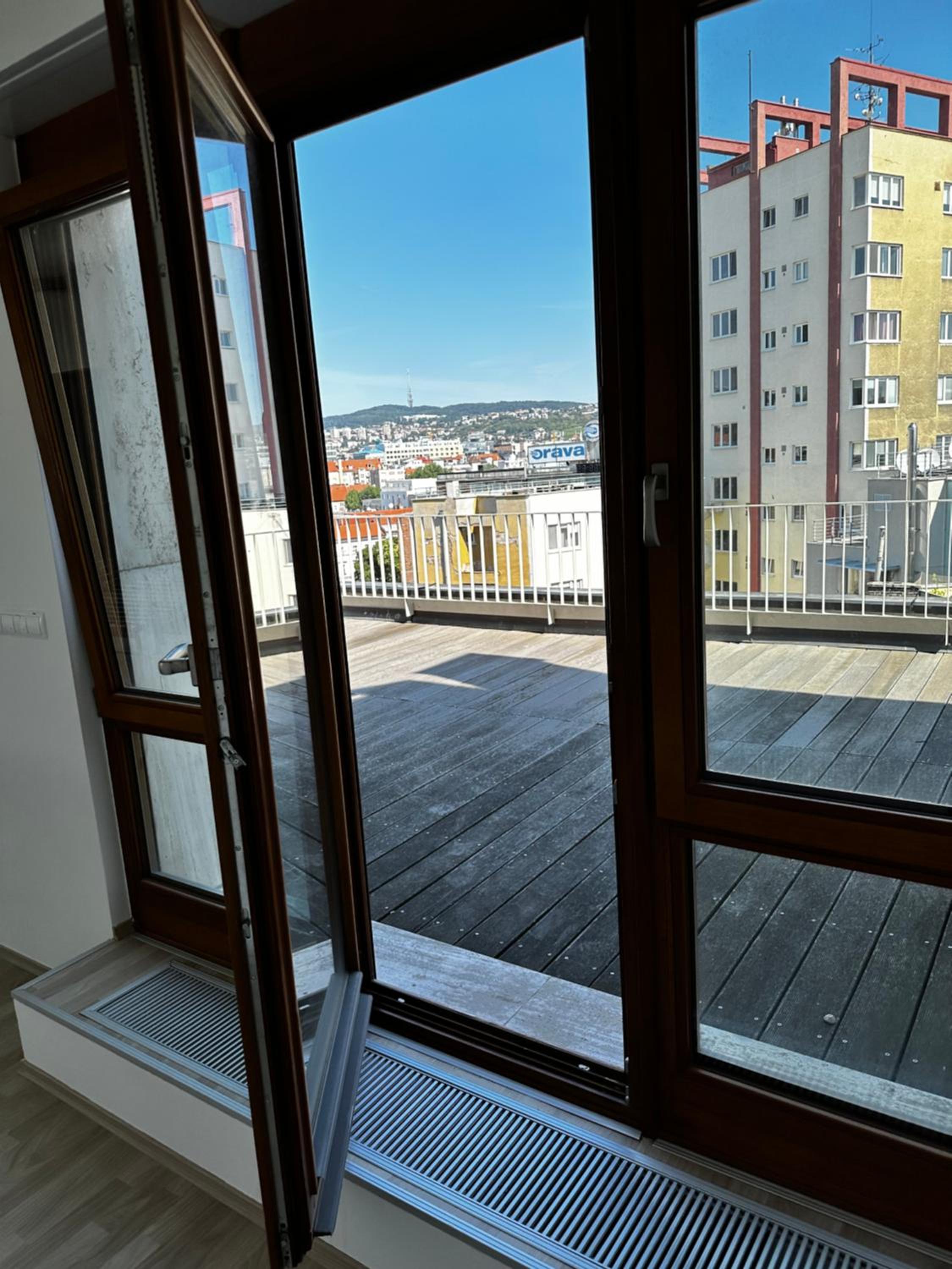 Luxury PENTHOUSE at the Historical Centre Parking view 4