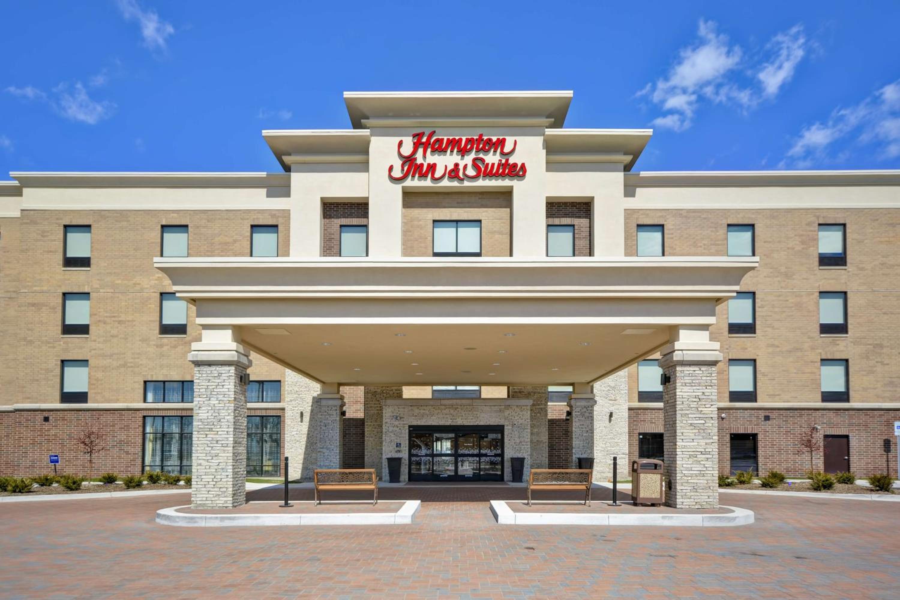 Detroit Vacations - Hampton Inn  Suites Detroit/Warren - Property Image 1