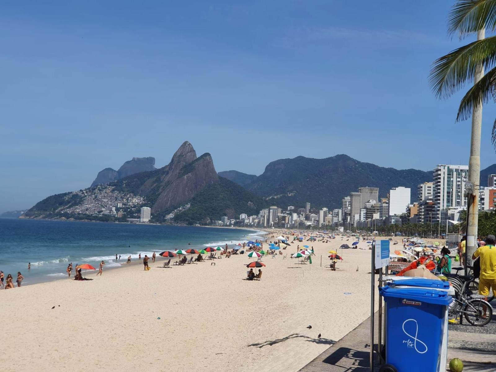 SUÍTE c vista livre e pertíssima das PRAIAS IPANEMA LEBLON ARPOADOR COPACABANA e do CRISTO REDENTOR do BONDINHO PÃO DE AÇUCAR etc Chegando mais cedo que o 