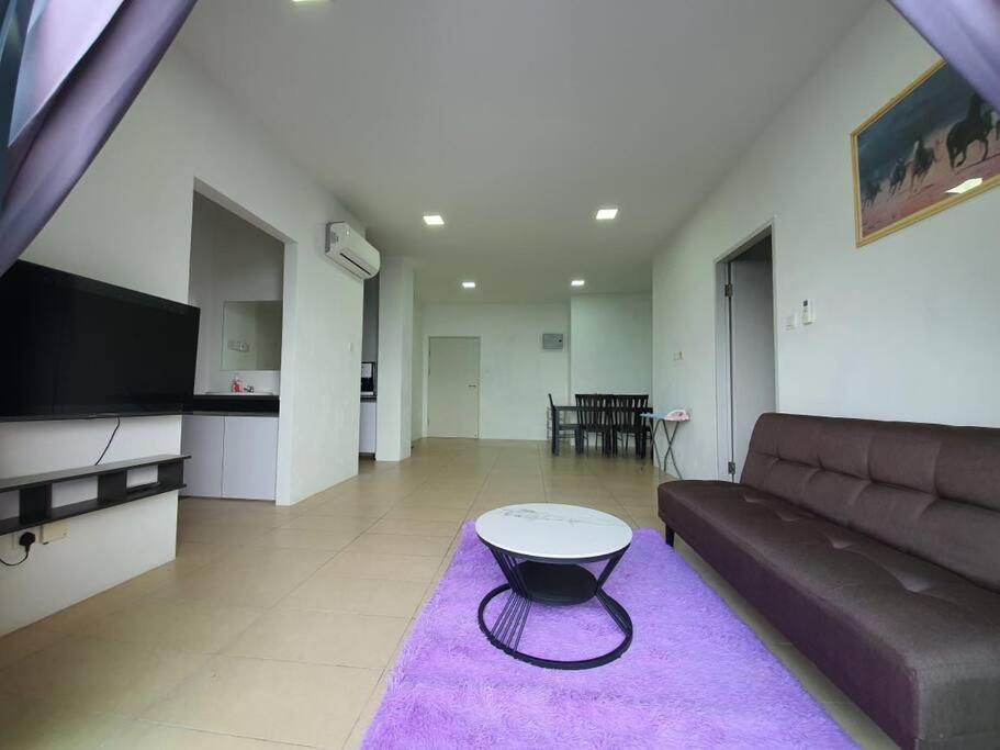 Bunny Homestay 407 Roxy Apartment Kuching photo 1