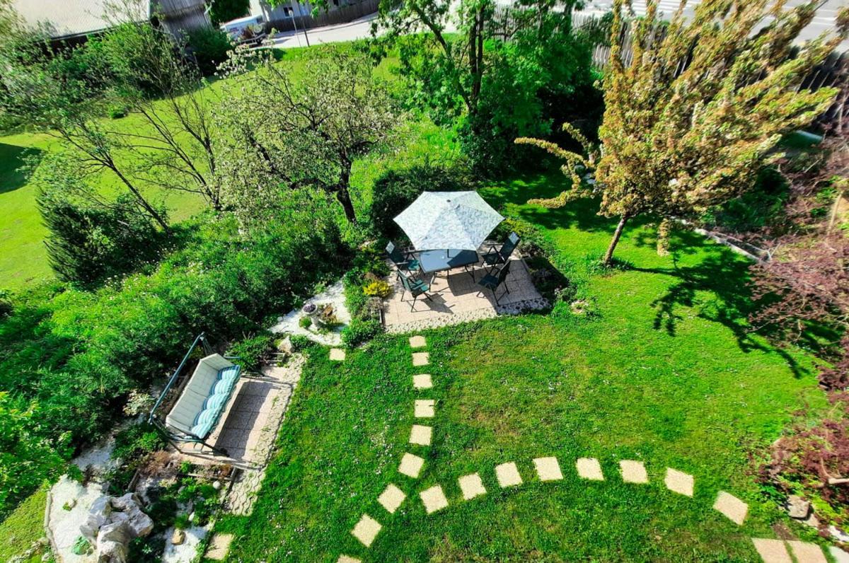 Deerwood-Large Villa relax with castle view view 2