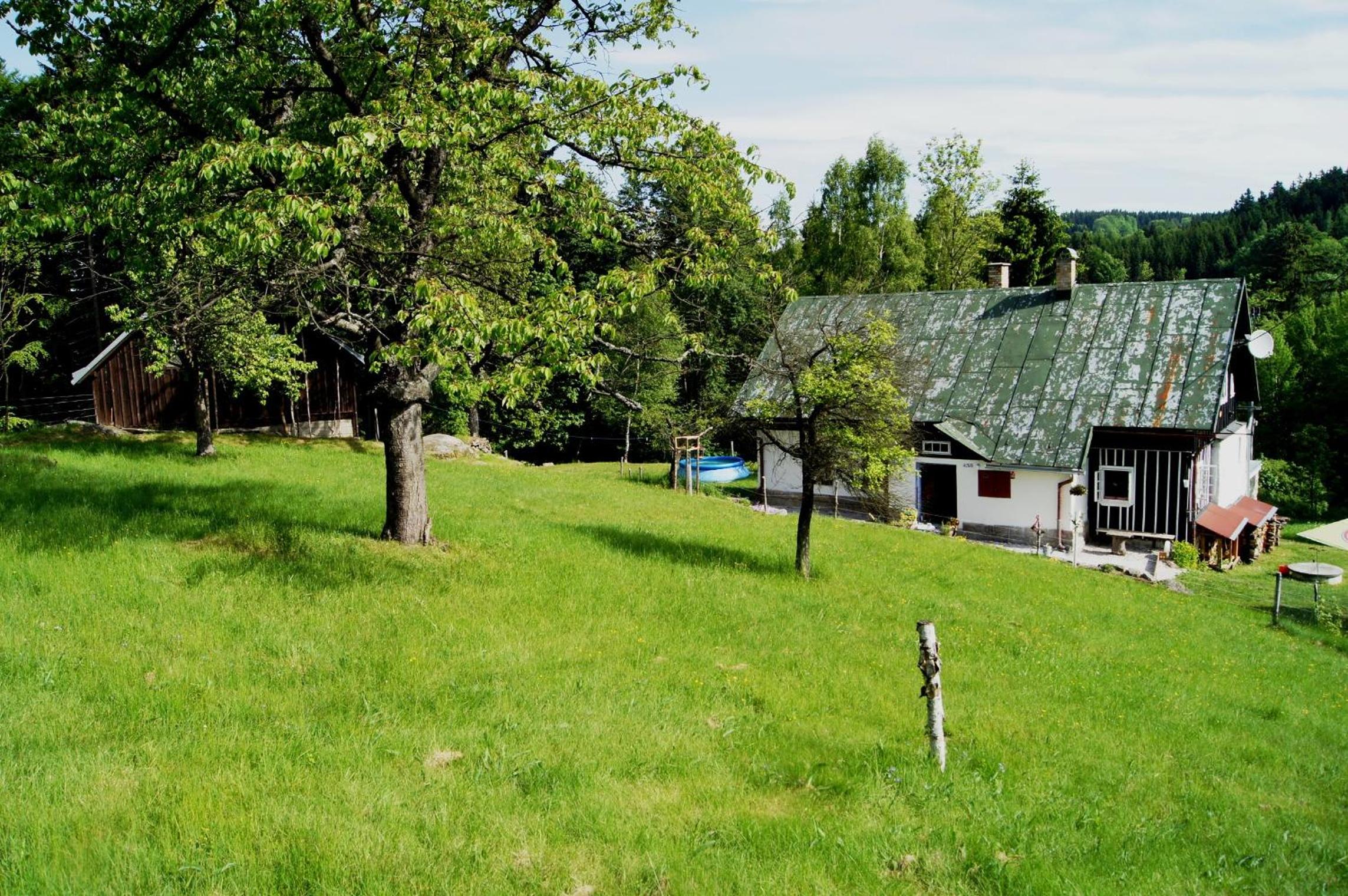 Na Sluneční Pohádková chaloupka ve Sladké díře