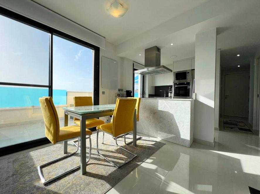 penthouse center Torrevieja, private terrace, near the beach