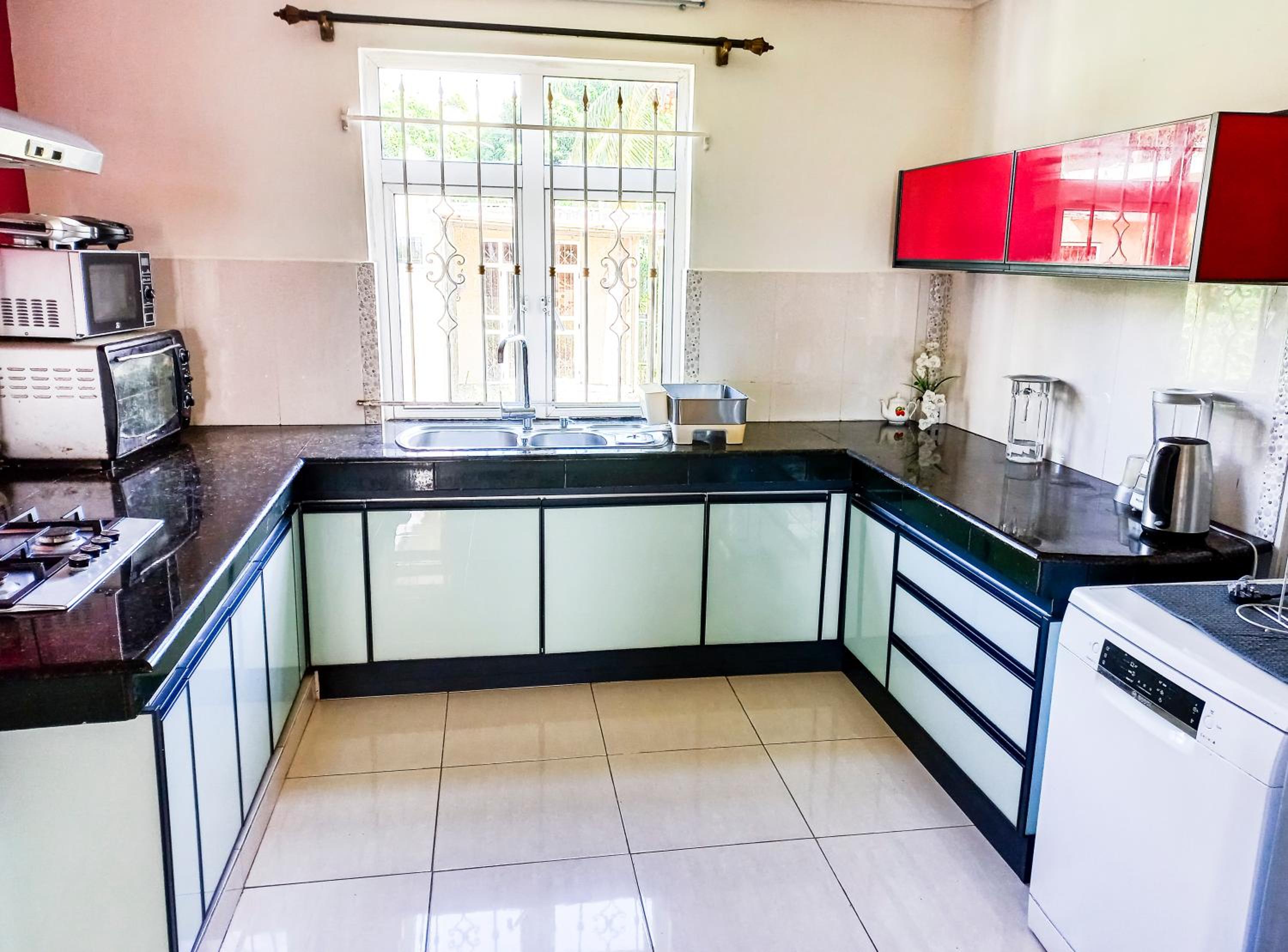 Residential House 3 Bedroom, 1 Bathroom Entire unit in Beau Bassin view 4