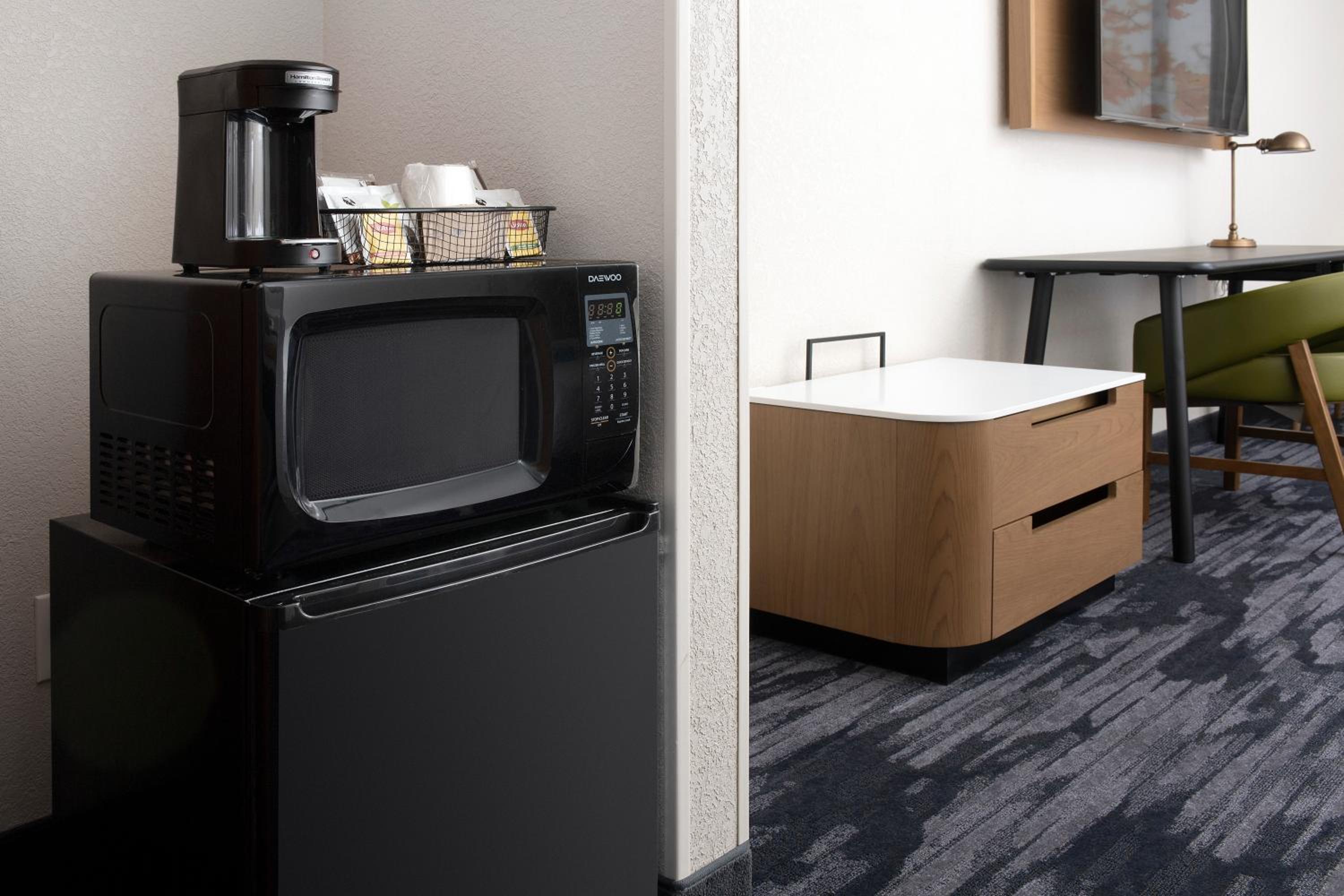 Fairfield Inn Suites by Marriott Alexandria West/Mark Center - Property Image 14