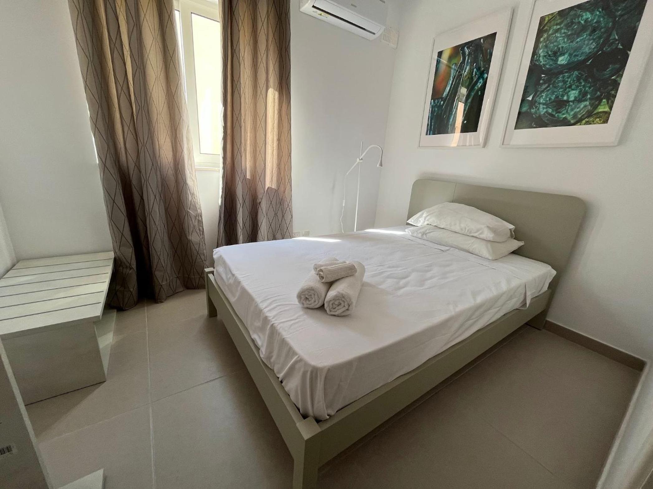 Modern and Spacious 3 Bedroom Apartment photo 4