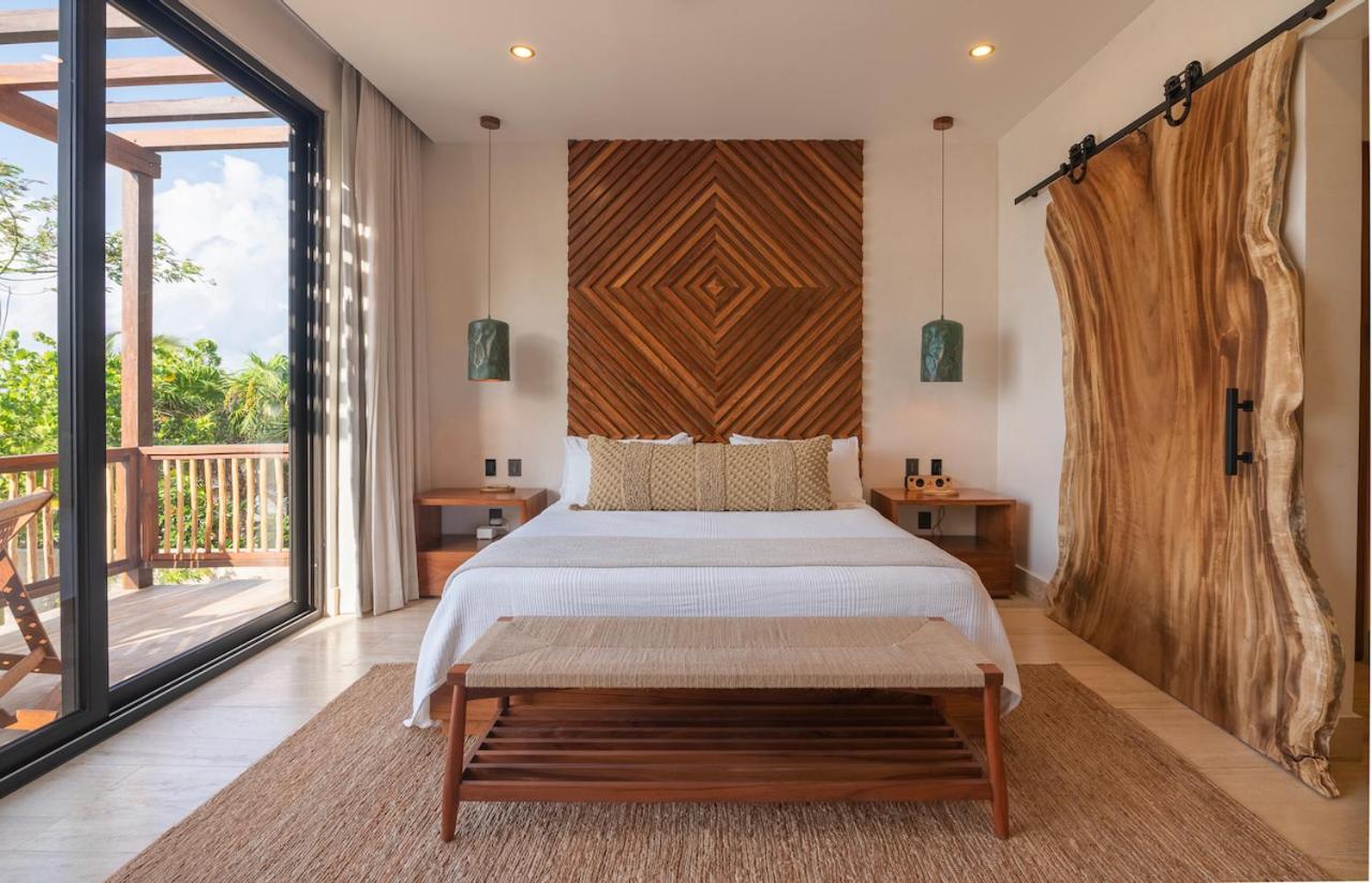 Villa TuluMar Beachfront Luxury Villa- full service