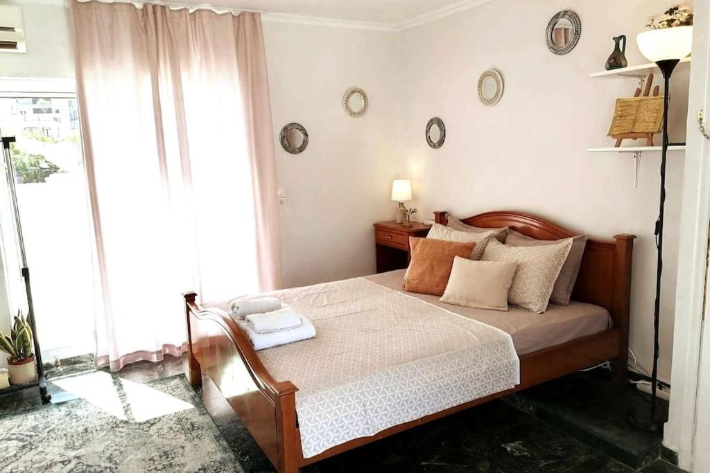 Acropolis Area Flat with Parthenon Views
