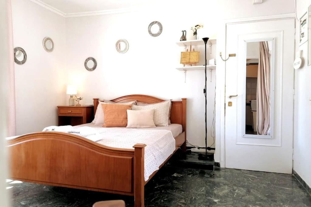 Acropolis Area Flat with Parthenon Views