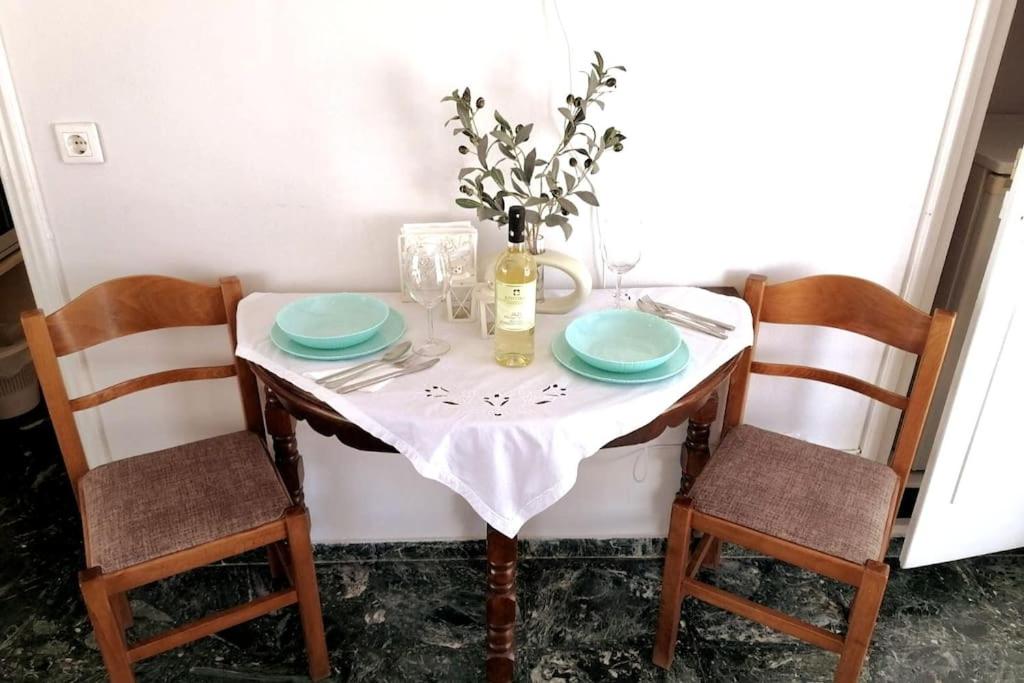 Acropolis Area Flat with Parthenon Views