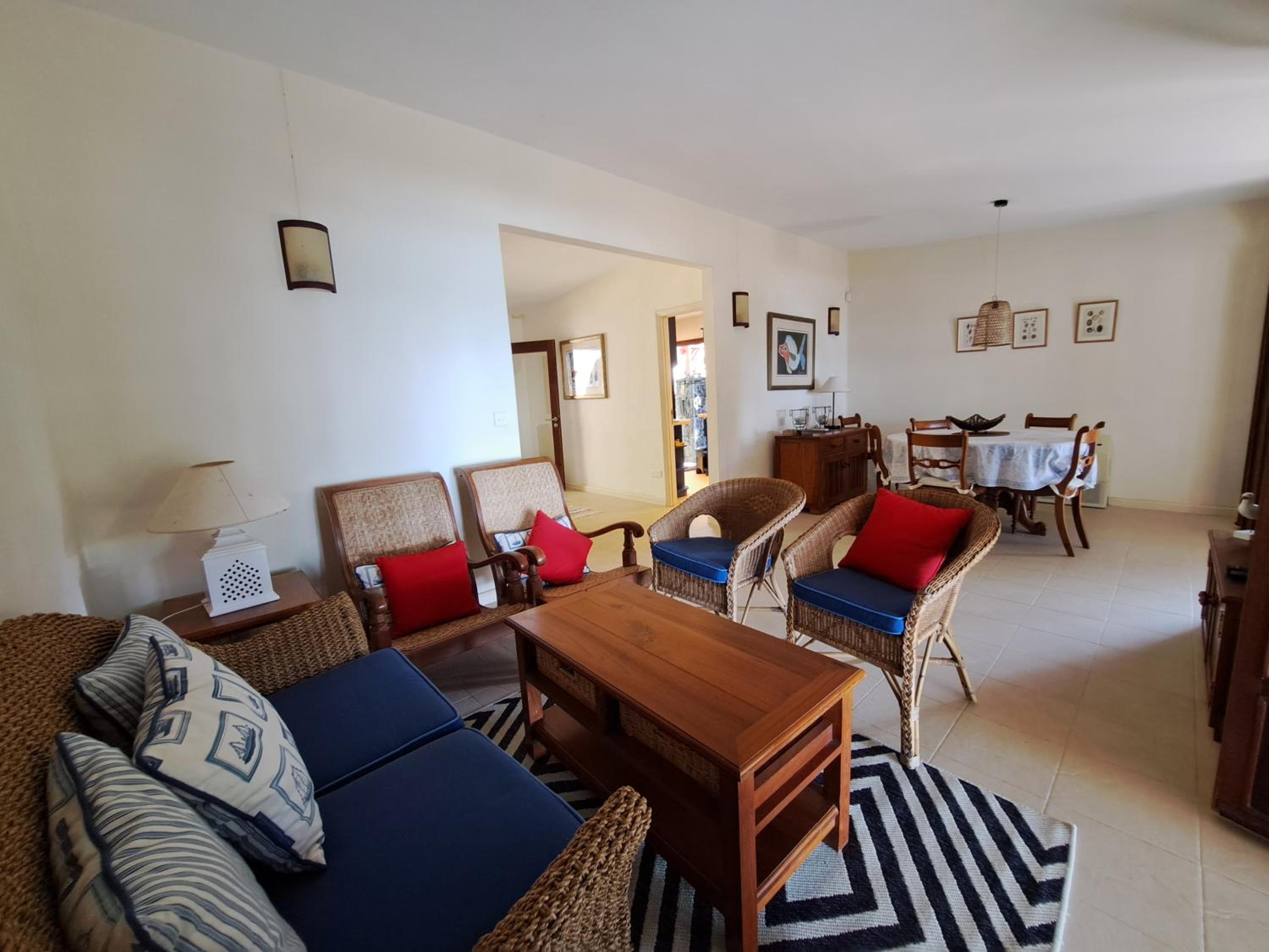 Serenity - Cheerful 2-Bedrooms Beachfront Villa. photo 4