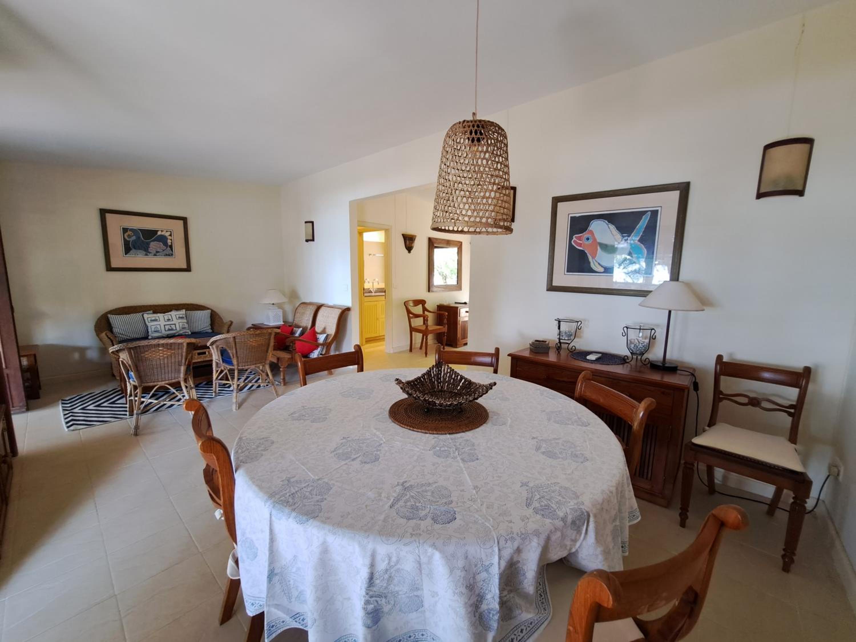 Serenity - Cheerful 2-Bedrooms Beachfront Villa. photo 5