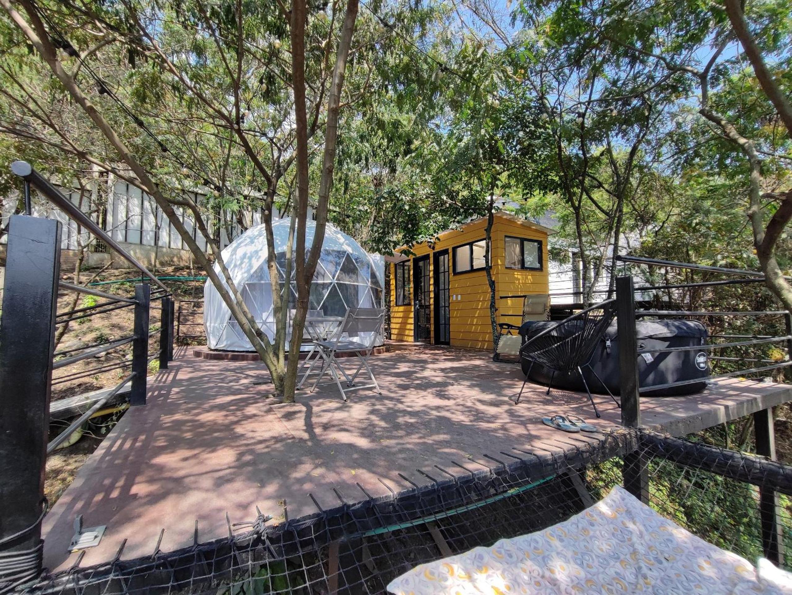 Romantic glamping at Vista Hermosa, enjoy nature in a private and cozy environment.