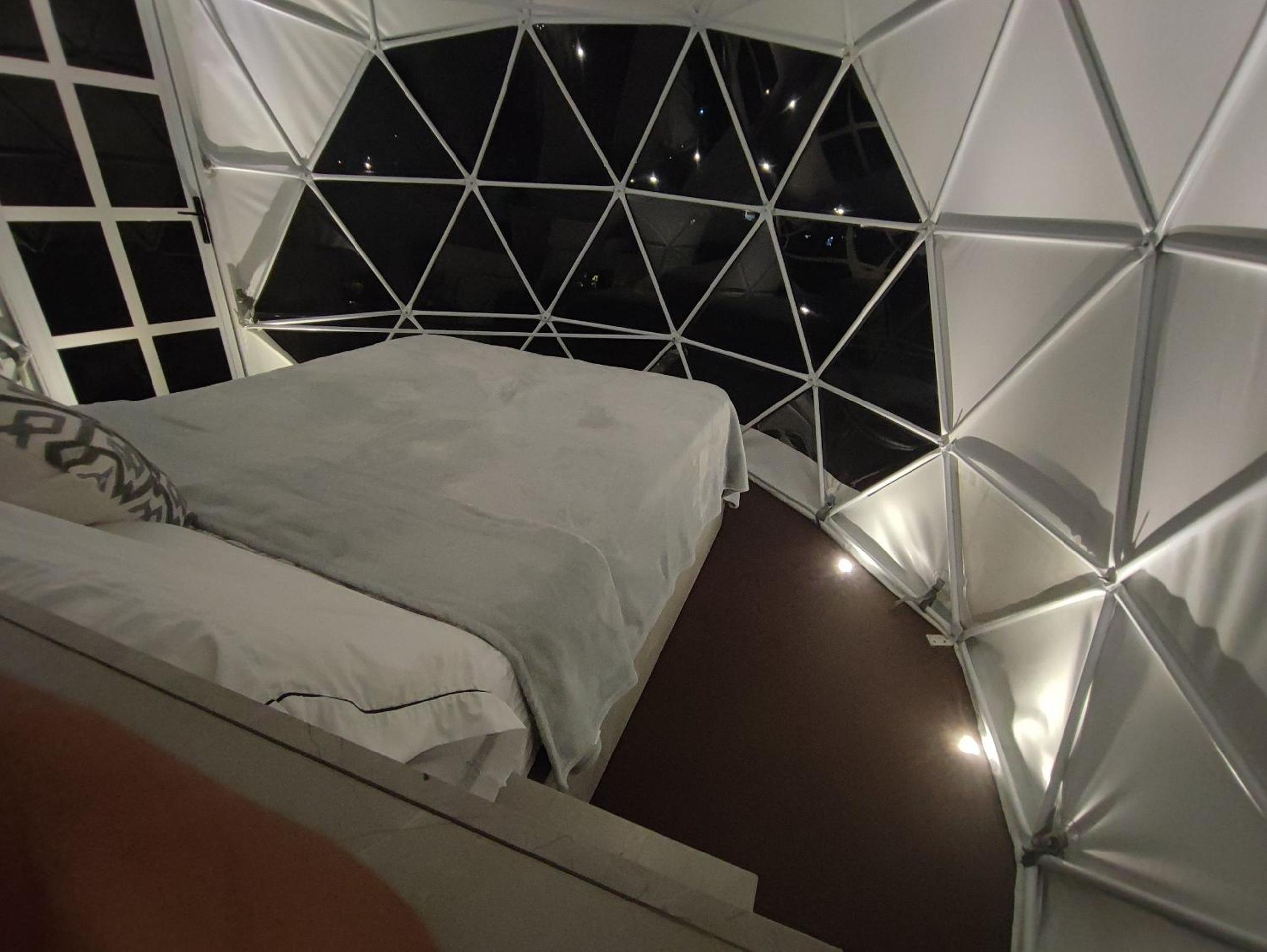 Romantic glamping at Vista Hermosa, enjoy nature in a private and cozy environment.