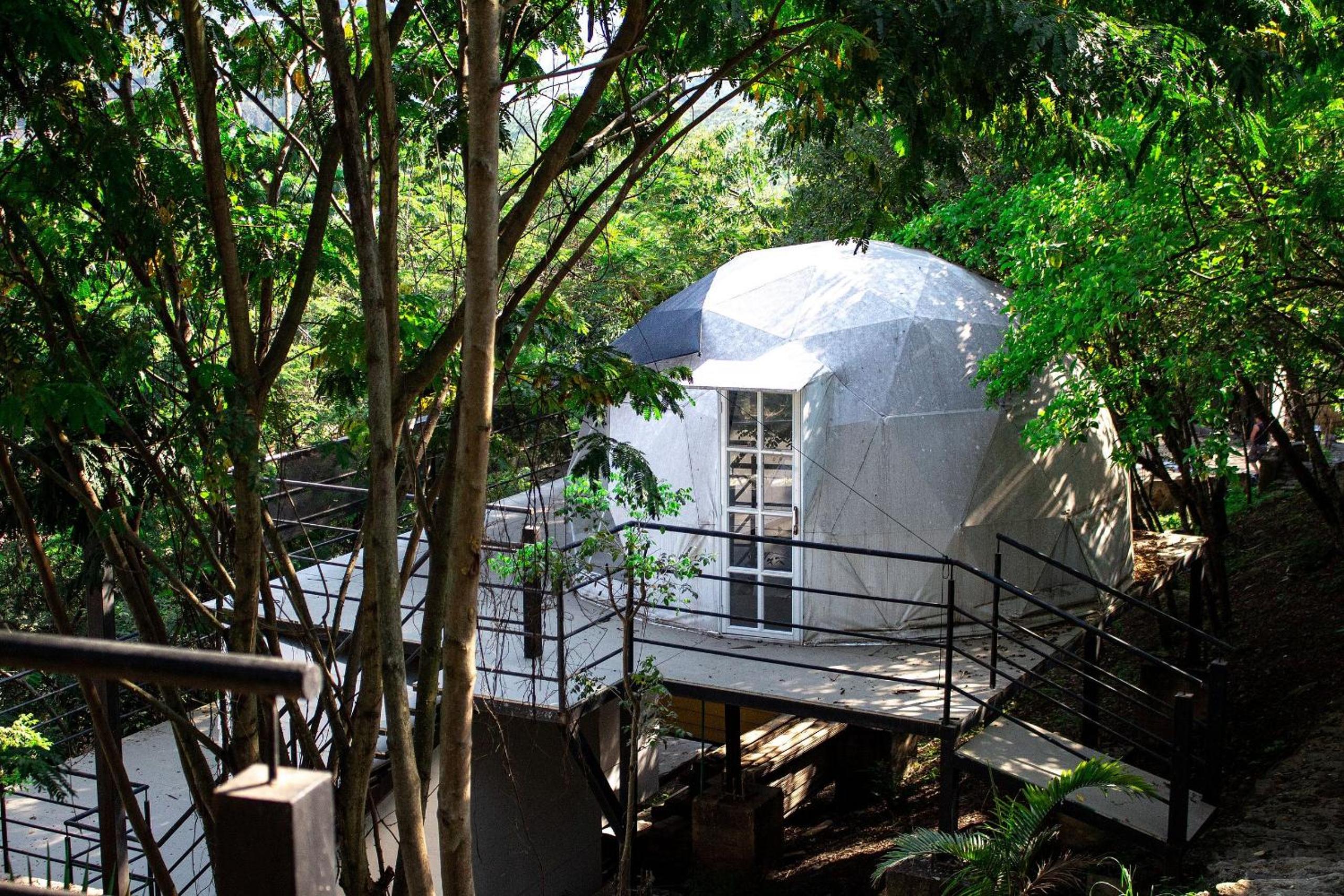 Romantic glamping at Vista Hermosa, enjoy nature in a private and cozy environment.