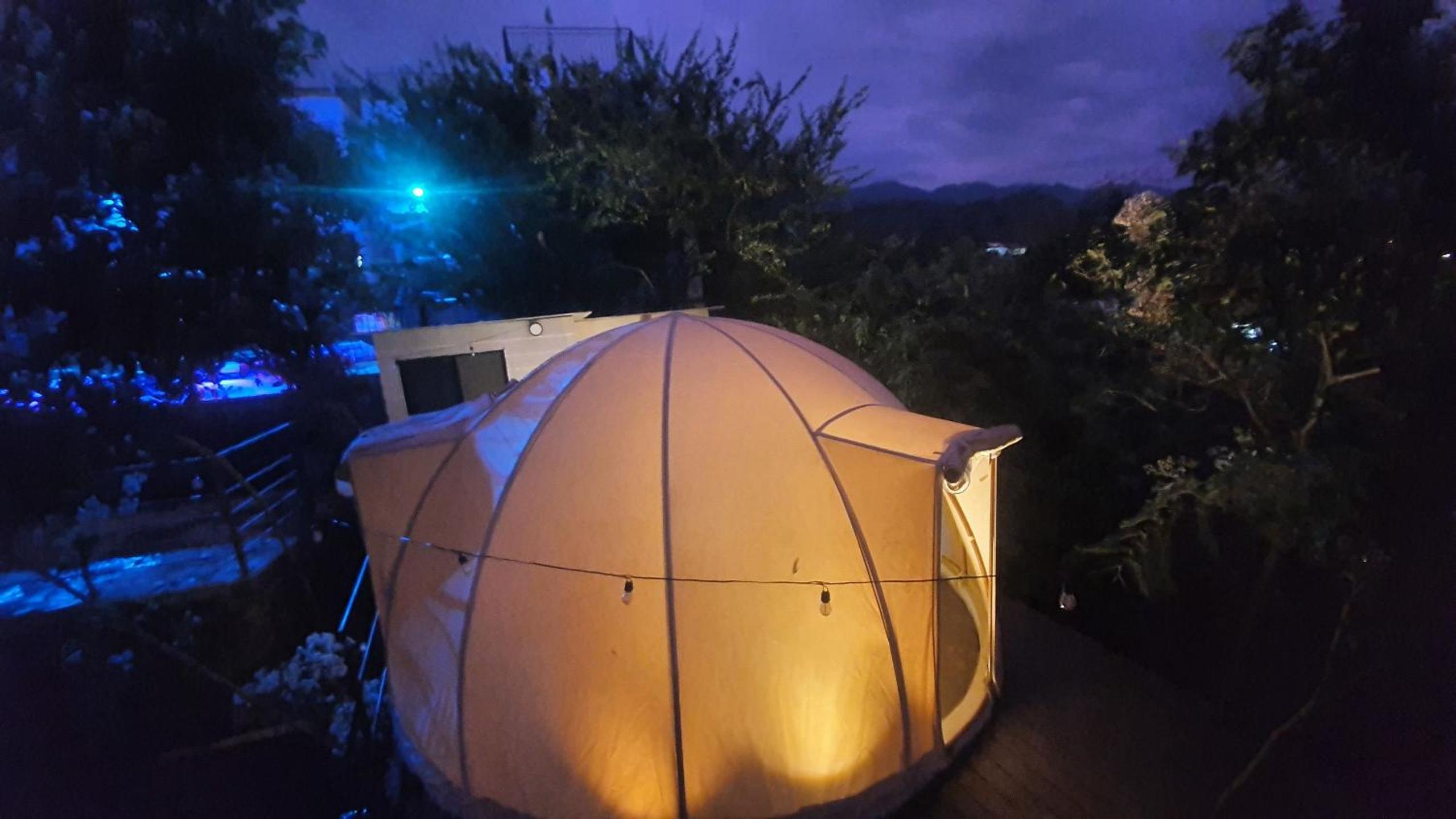 Romantic glamping at Vista Hermosa, enjoy nature in a private and cozy environment.