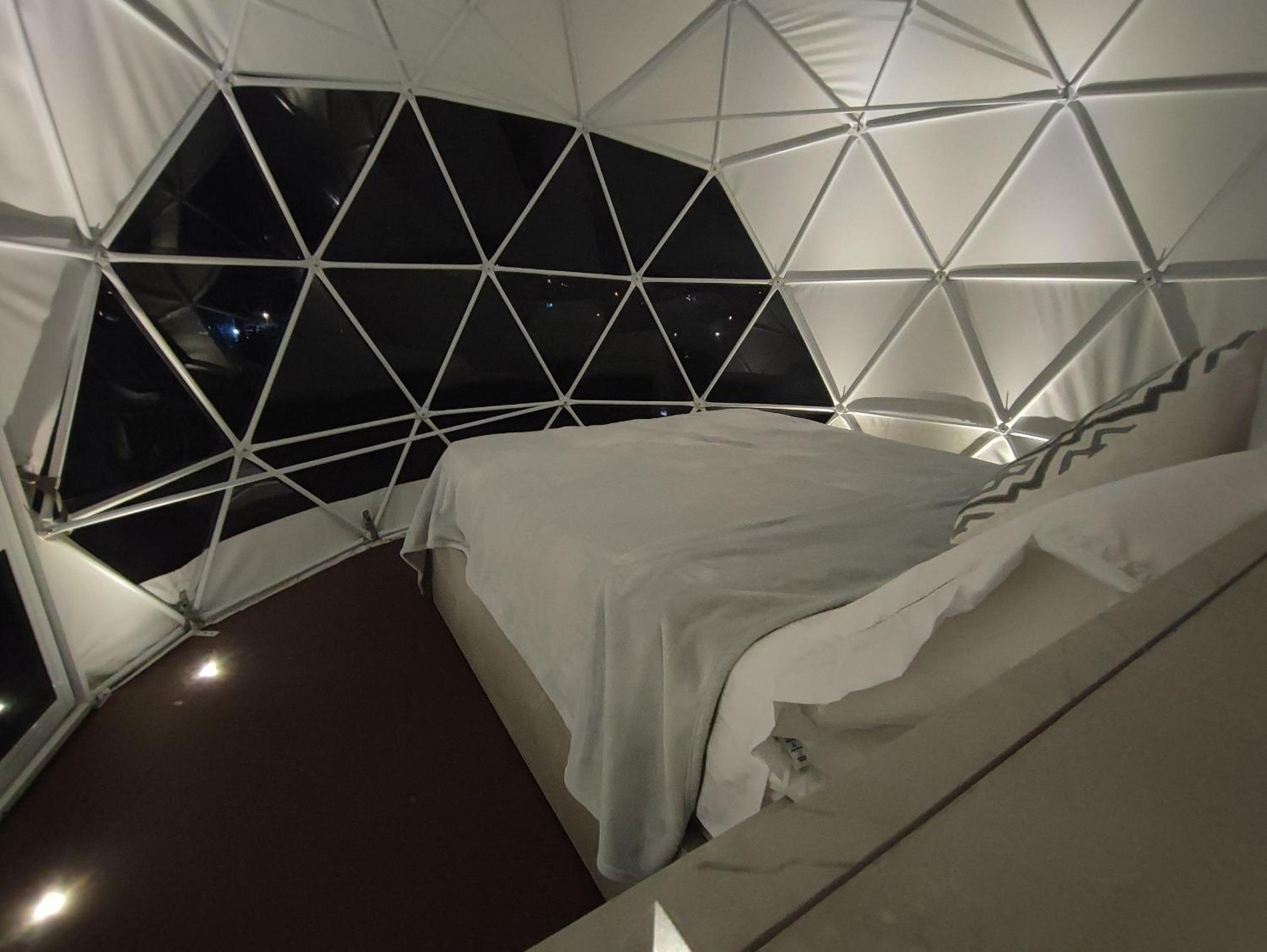 Romantic glamping at Vista Hermosa, enjoy nature in a private and cozy environment.