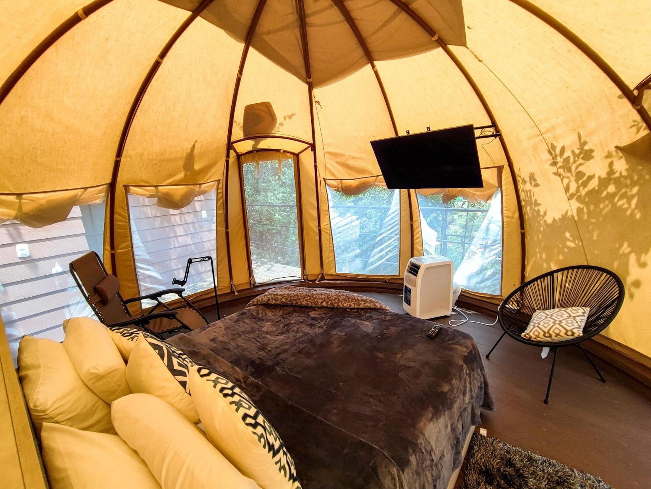 Romantic glamping at Vista Hermosa, enjoy nature in a private and cozy environment.