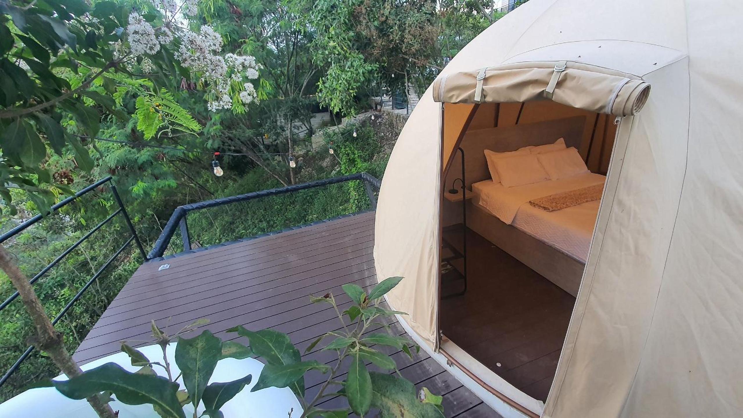 Romantic glamping at Vista Hermosa, enjoy nature in a private and cozy environment.