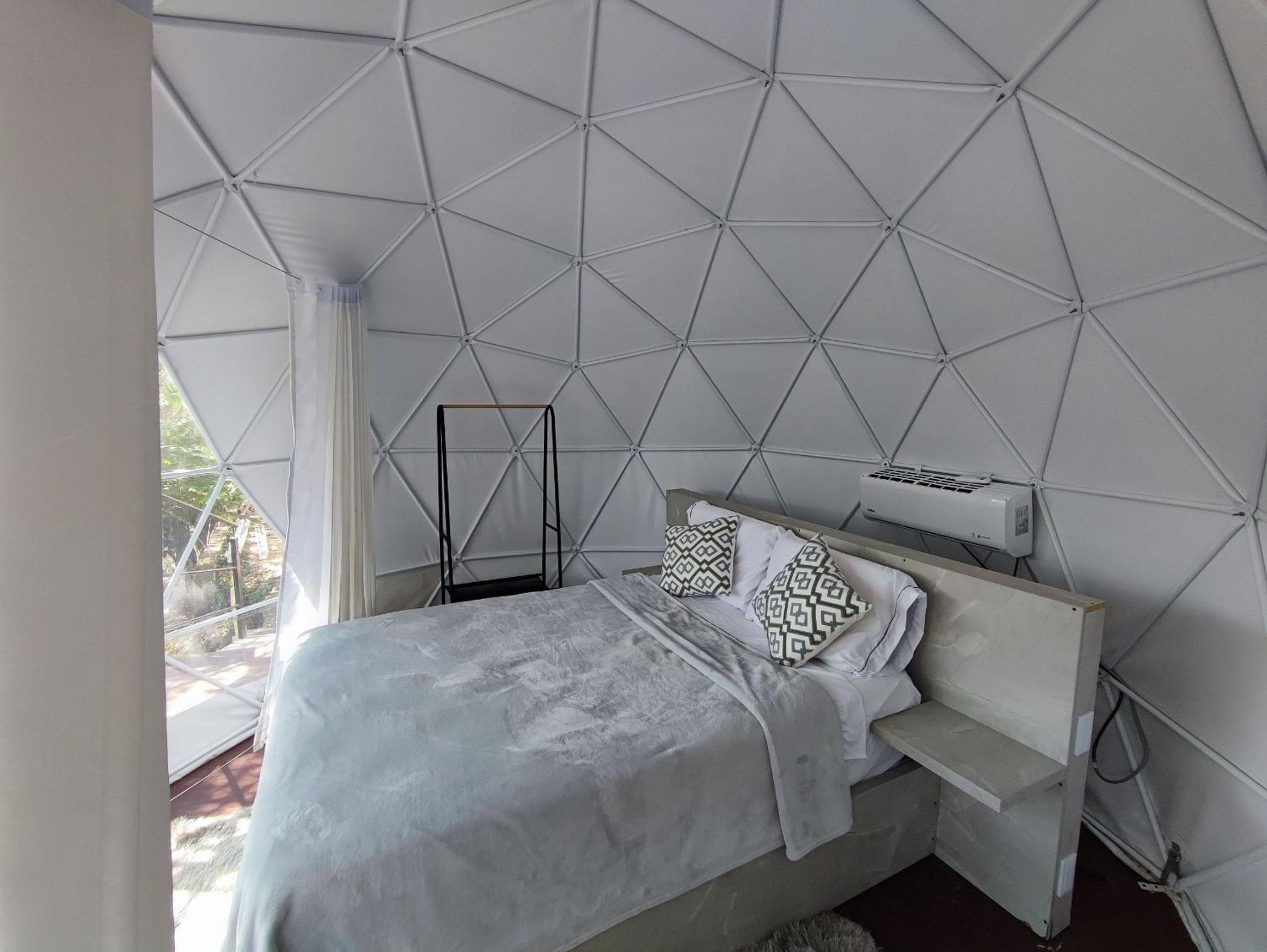 Romantic glamping at Vista Hermosa, enjoy nature in a private and cozy environment.