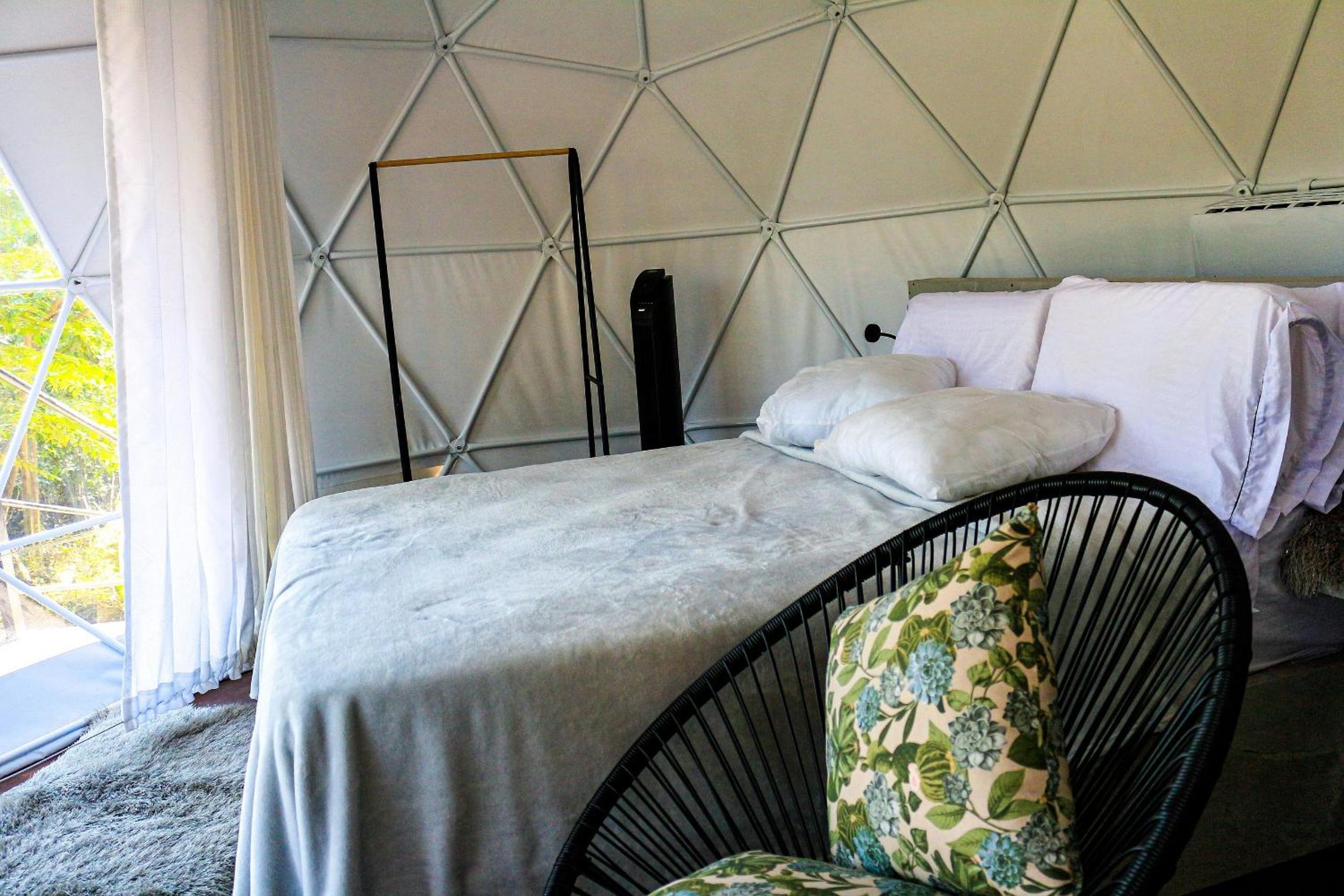 Romantic glamping at Vista Hermosa, enjoy nature in a private and cozy environment.