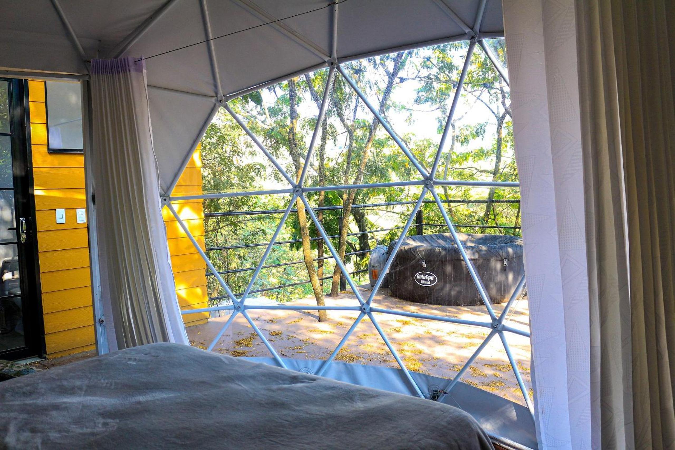 Romantic glamping at Vista Hermosa, enjoy nature in a private and cozy environment.