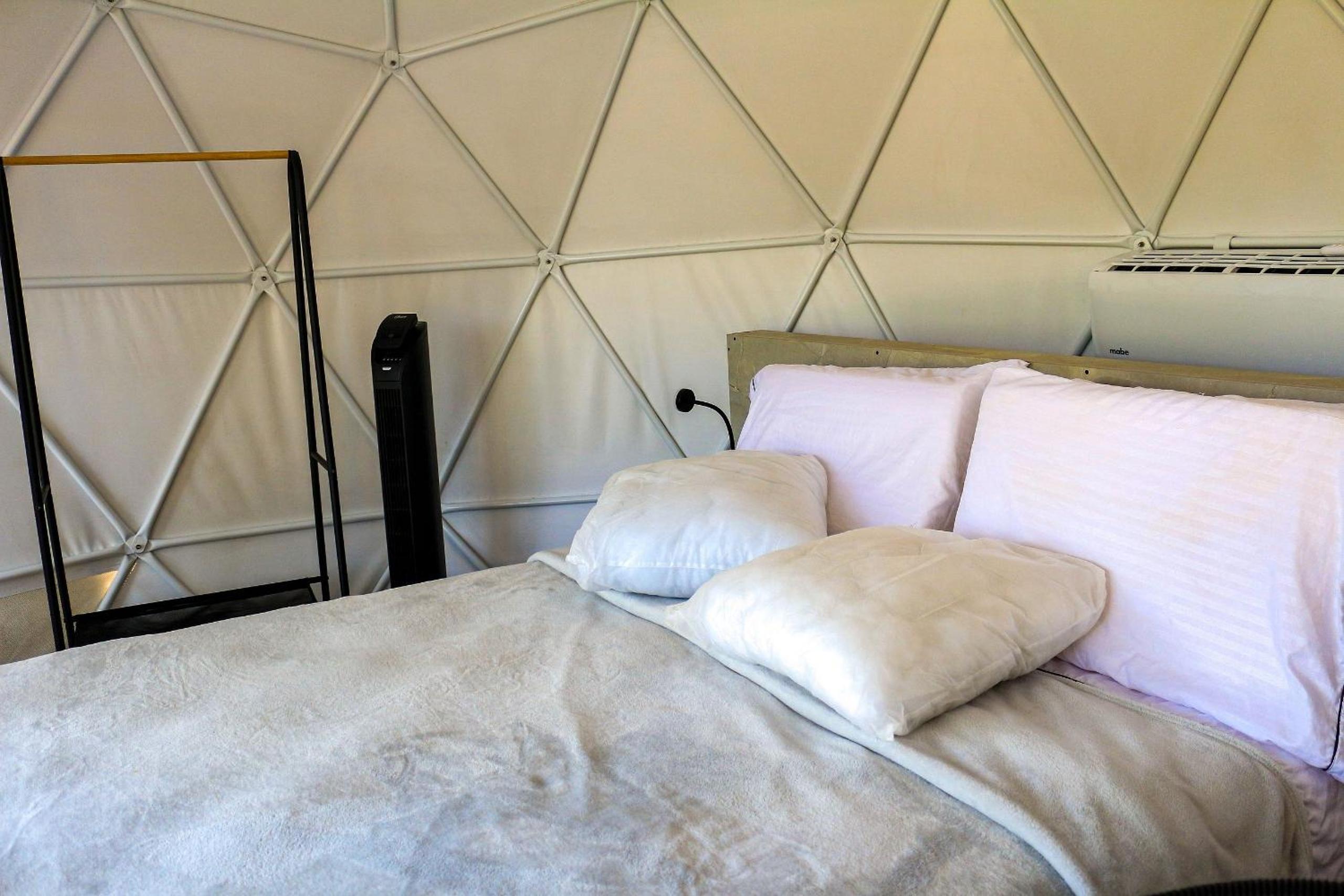 Romantic glamping at Vista Hermosa, enjoy nature in a private and cozy environment.