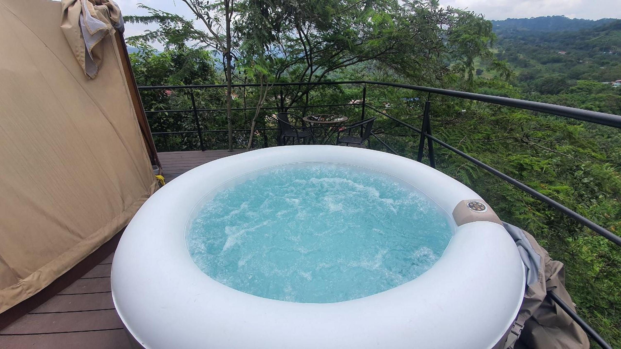 Romantic glamping at Vista Hermosa, enjoy nature in a private and cozy environment.