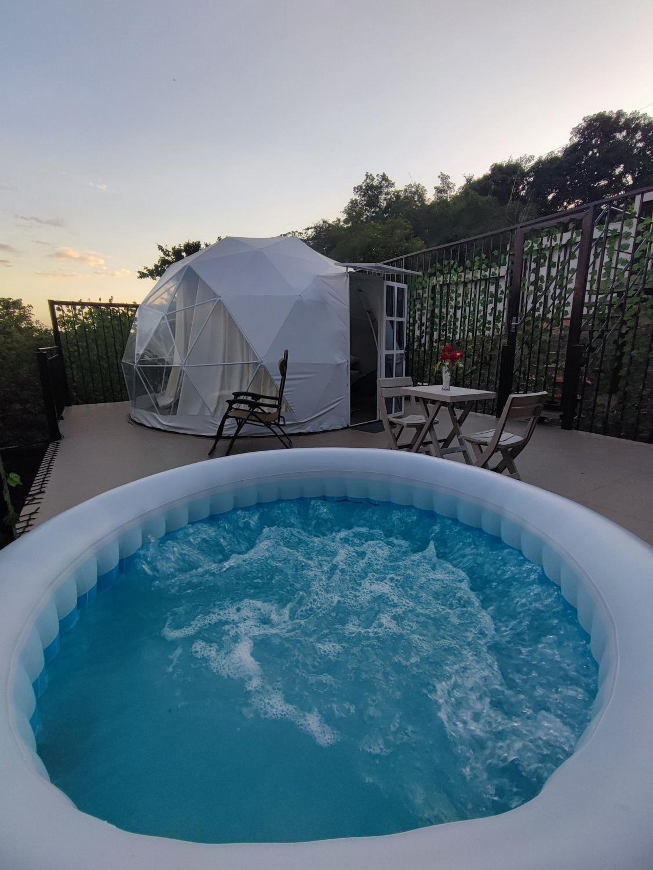Romantic glamping at Vista Hermosa, enjoy nature in a private and cozy environment.