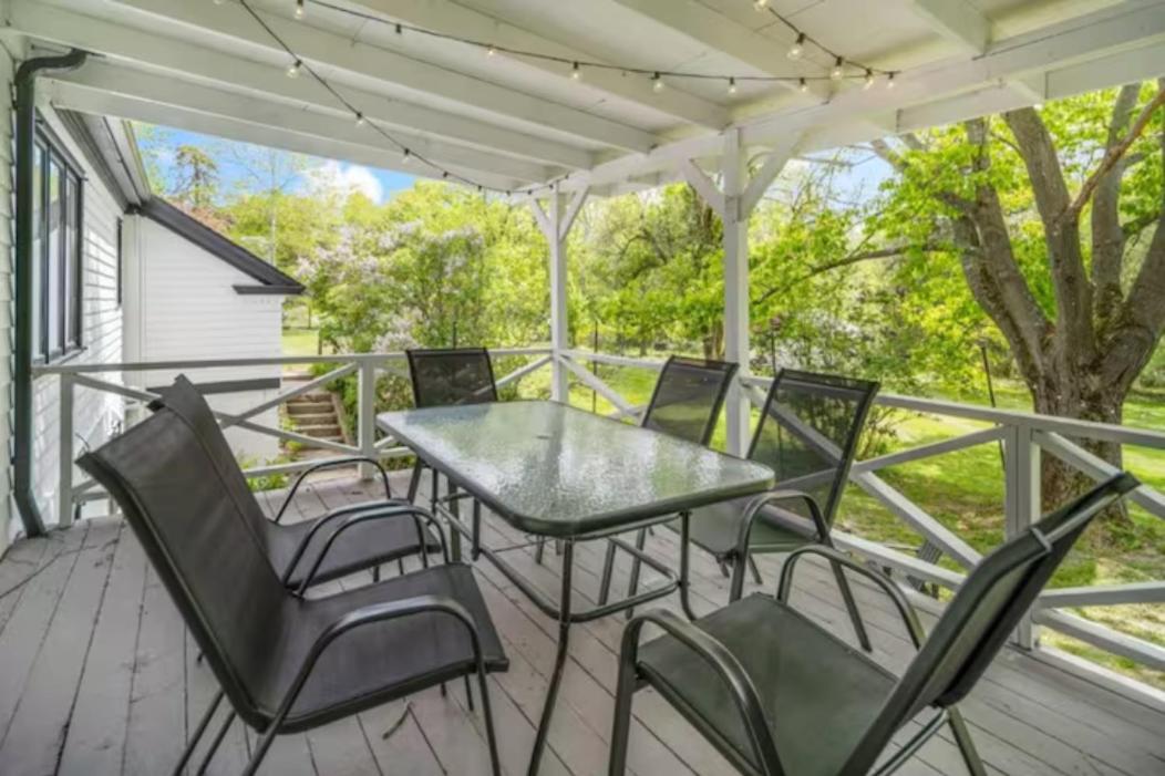Cayuga bungalow on lake—sleeps 13—outdoor firepit view 5