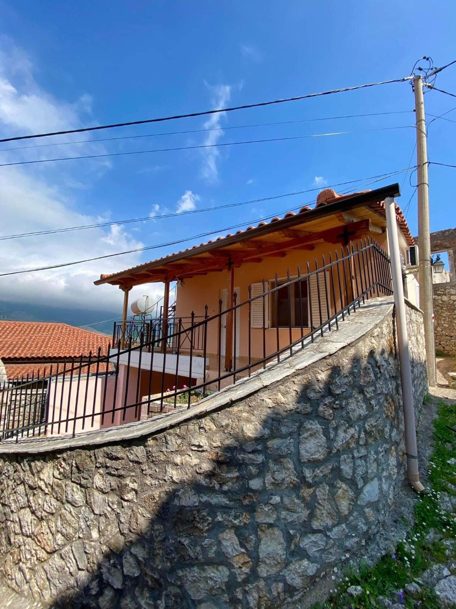 GKOROS HOUSE OLD TOWN