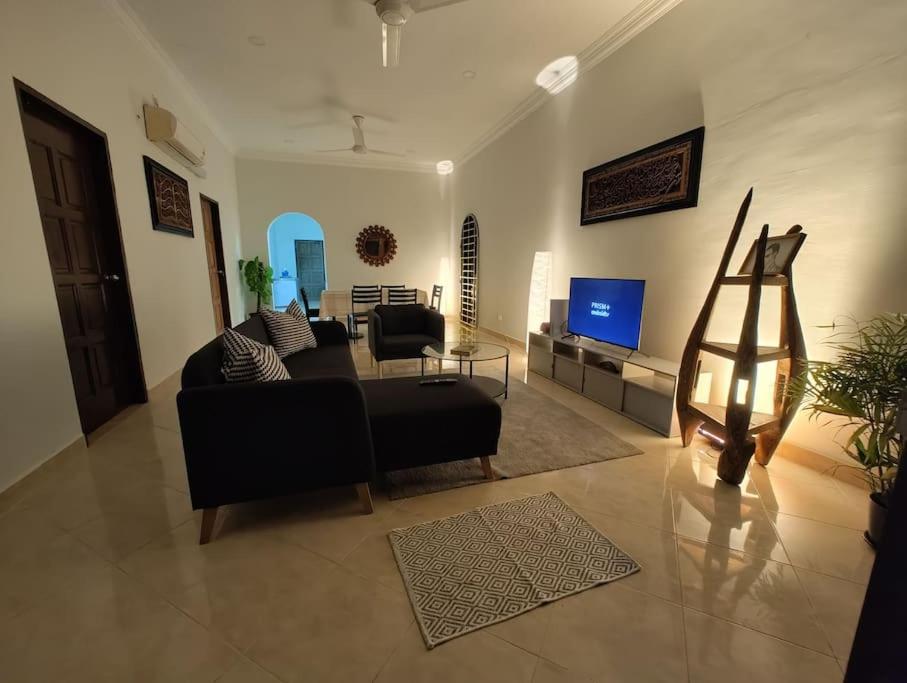 IKHSHANA NATURE HILLSIDE HOME