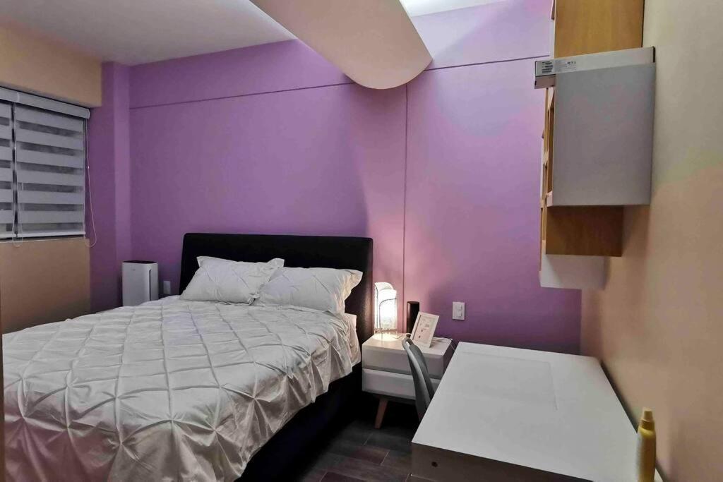 Modern Artist Apt., overlooking Parque Espana