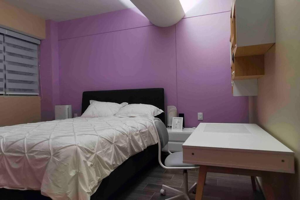 Modern Artist Apt., overlooking Parque Espana