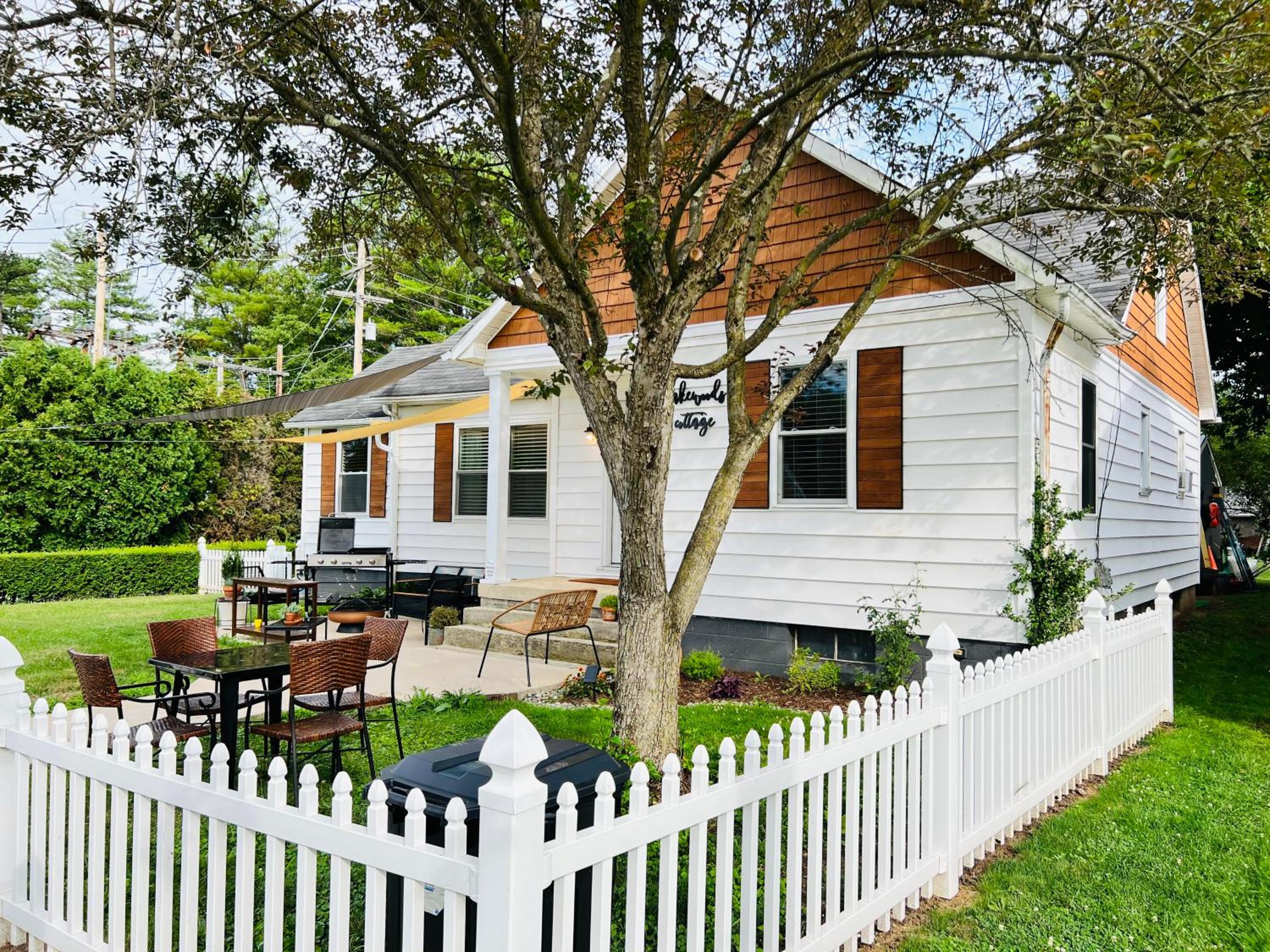 Lakewoods Cottage