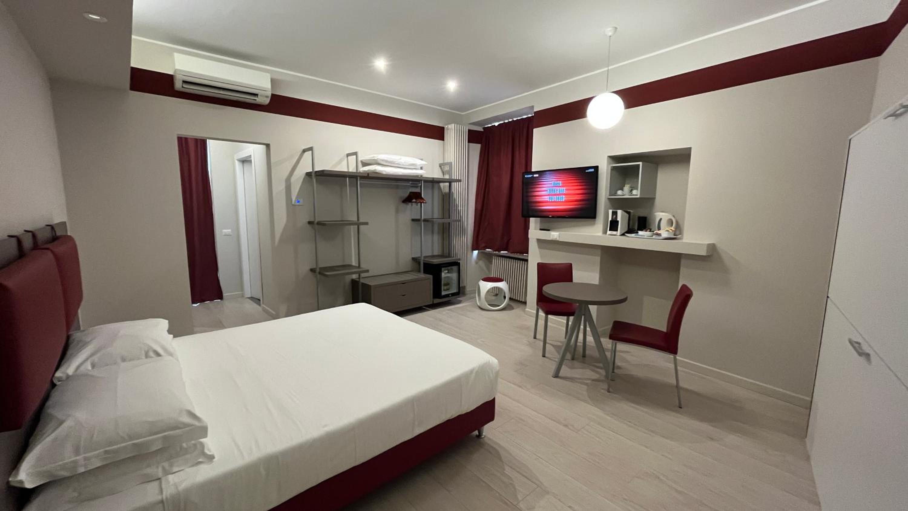 Photo 33